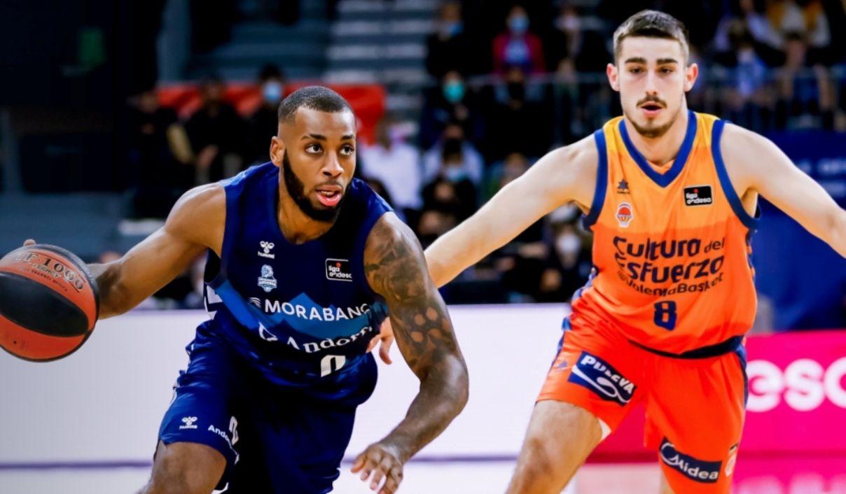 Miller-McIntyre s'escapa del marcatge de Ferrando en el partit d'aquest dissabte.