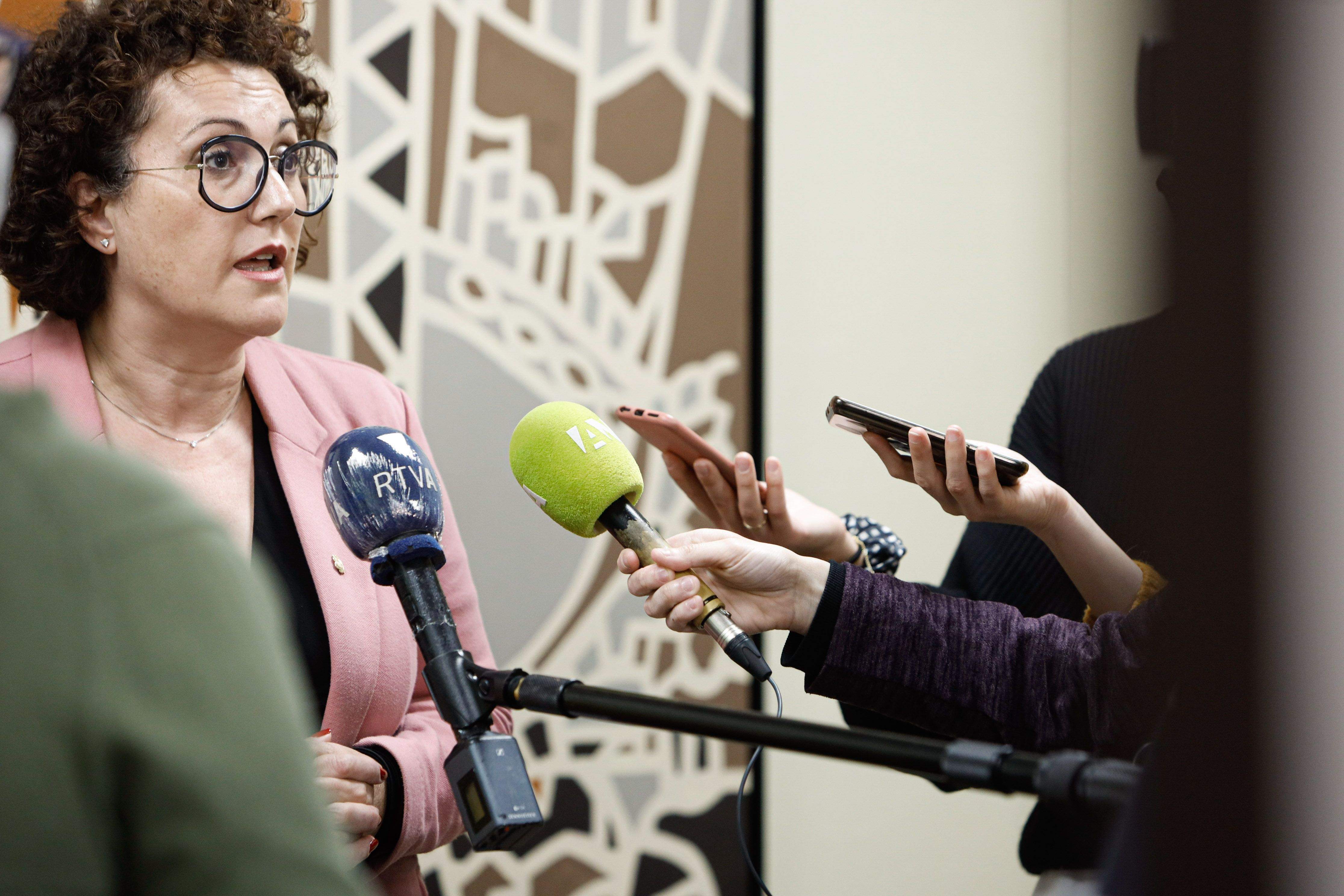 Pallarés, atenent els mitjans.