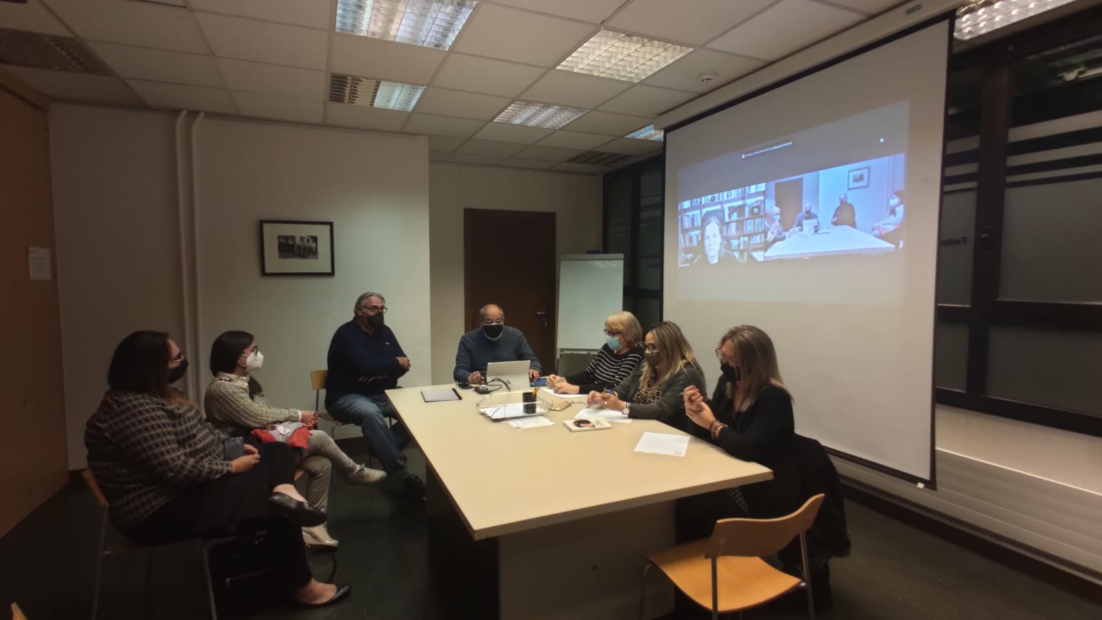 Un moment de la trobada, aquest vespre, al local de la FAAD. Un moment de la trobada, aquest vespre, al local de la FAAD.