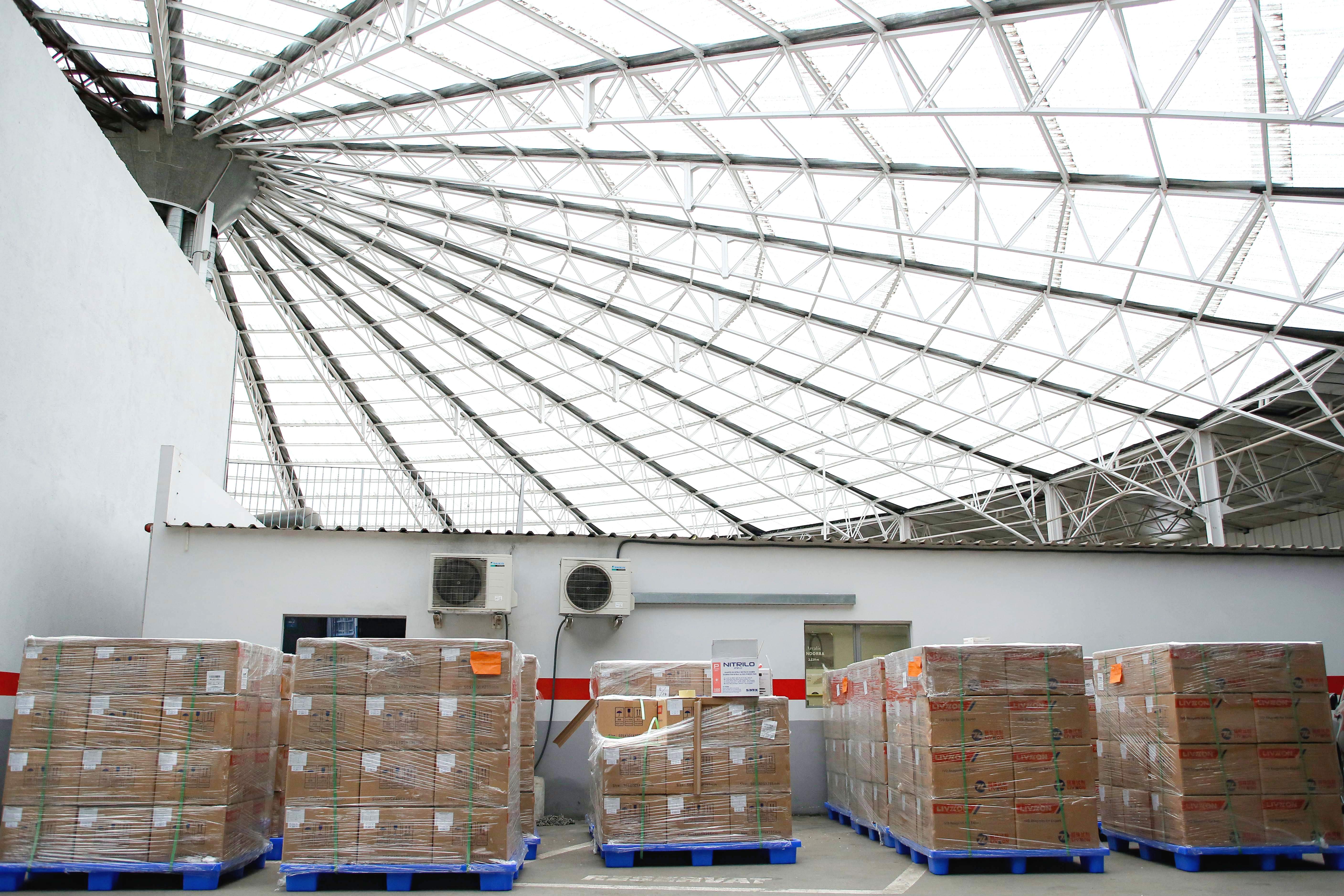 Caixes amb els tests serològics que es van usar durant la primera onada de la pandèmia.