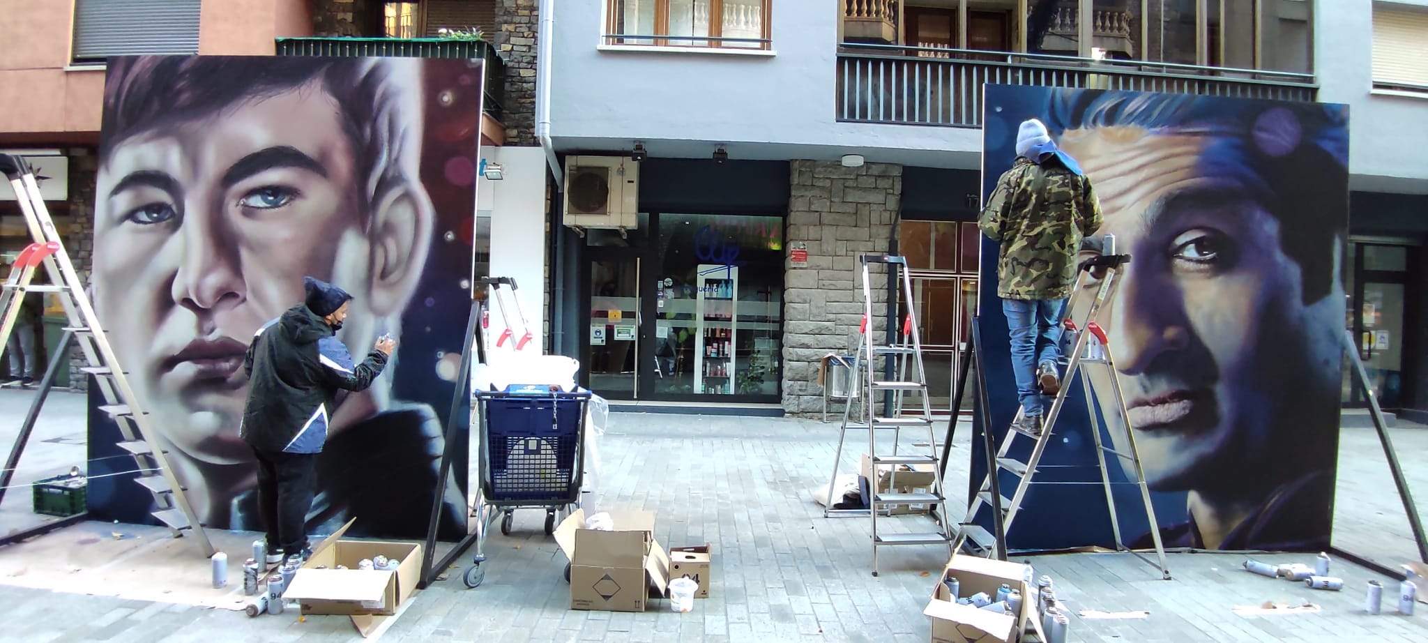 Dos dels plafons al carrer Callaueta. La portaveu del Sindicat, Rebeca Bonache.