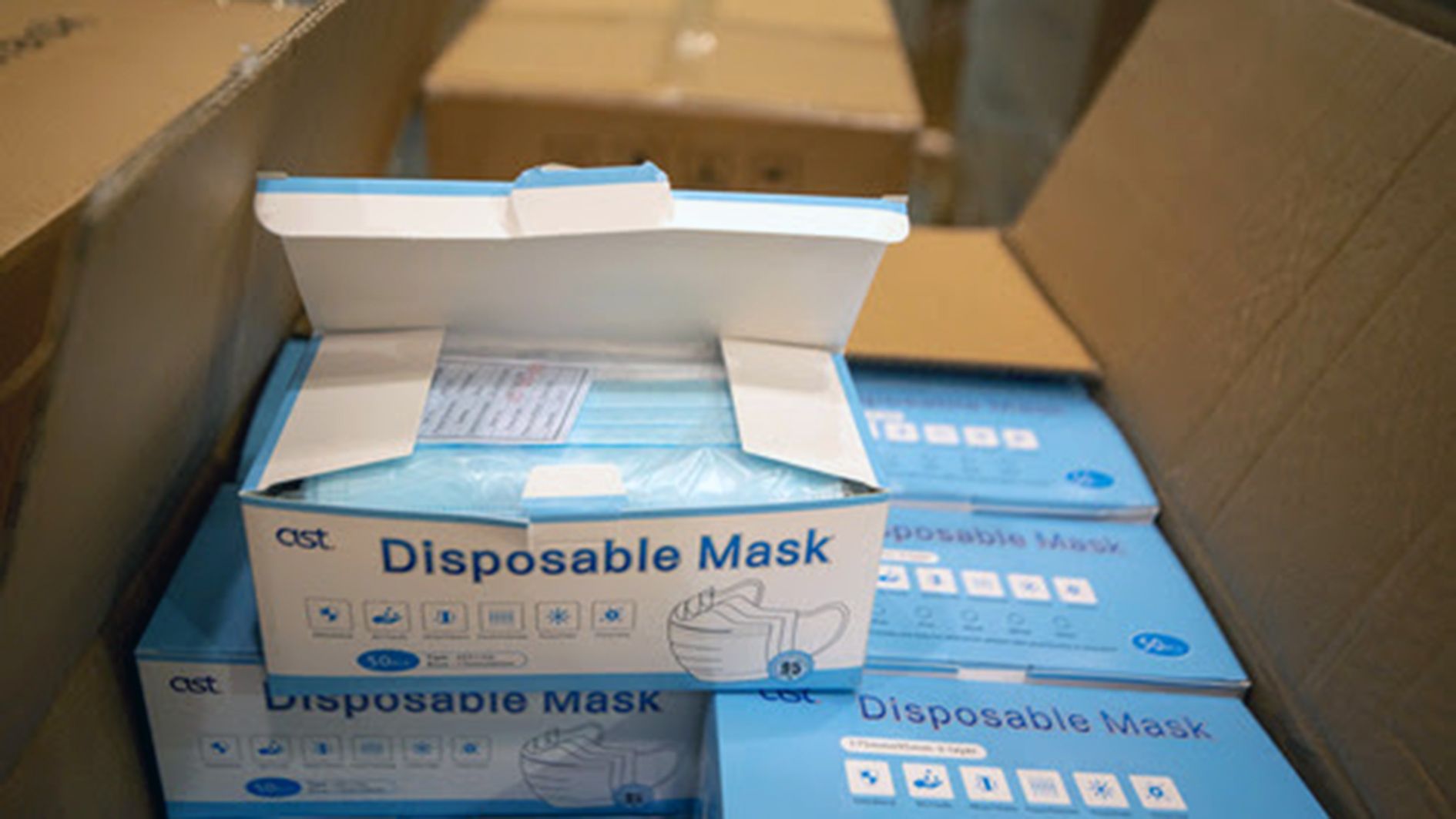 Caixes de mascaretes.