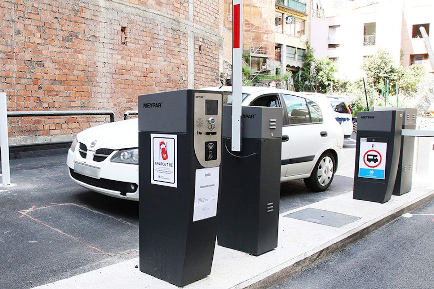 Un dels aparcaments de barrera a Escaldes.