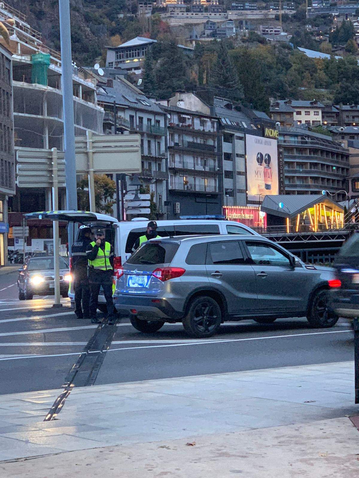 Un control policial en l'àmbit circulatori.