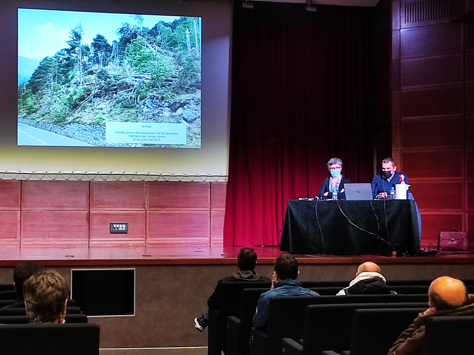 Un moment de l'exposició de Cèlia Vendrell i Esteve Tor.