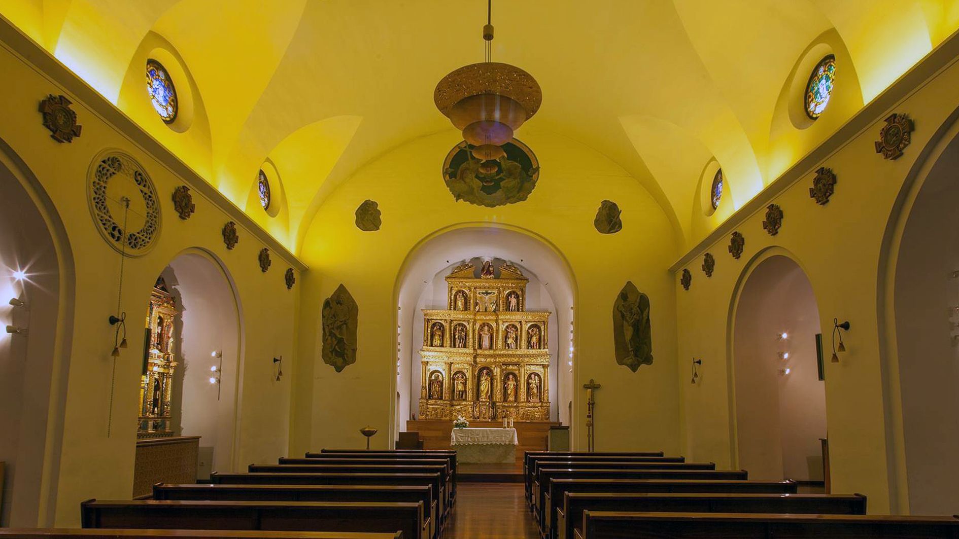 L'església de Sant Iscle i Santa Victòria de la Massana.