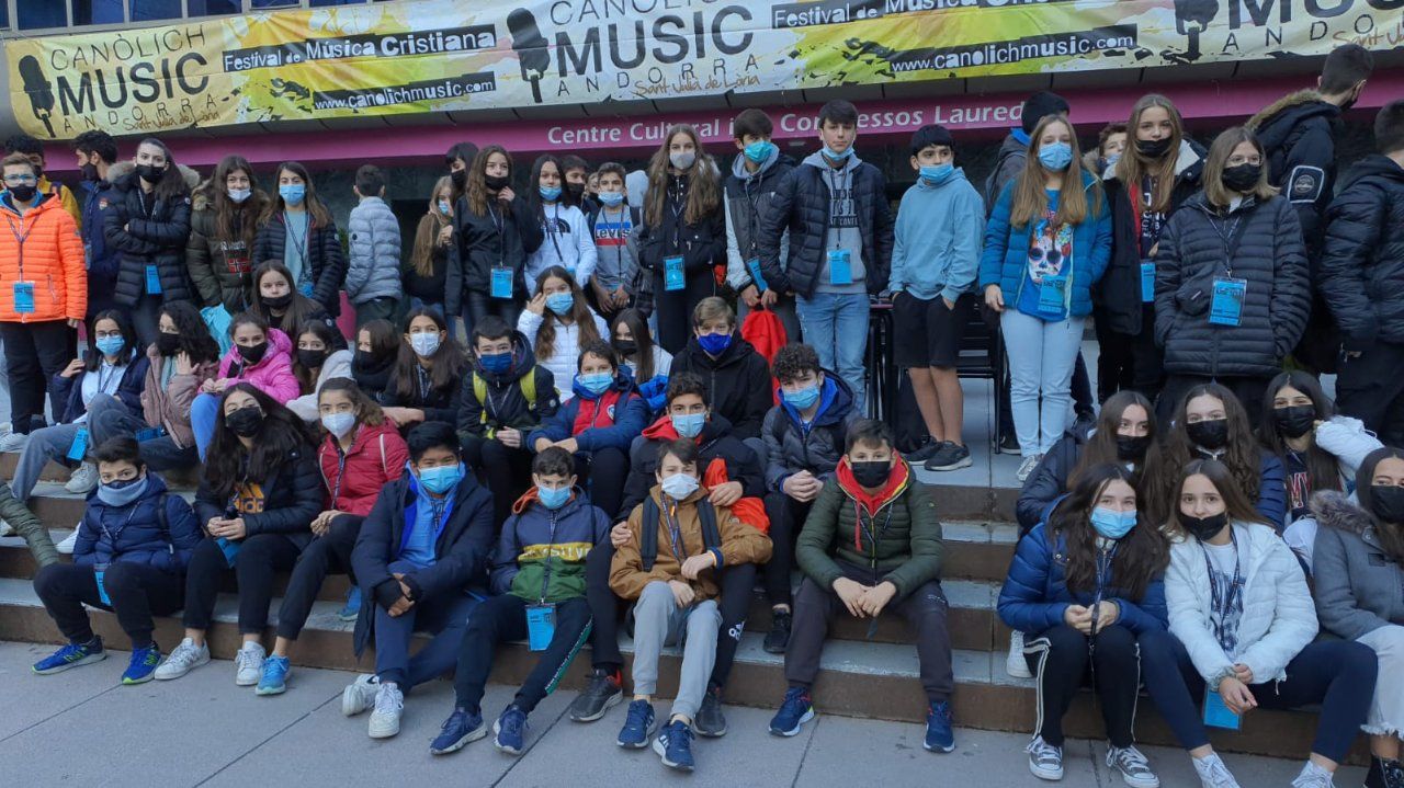 Assistents al Canòlich Music aquest divendres a la plaça de la Germandat.