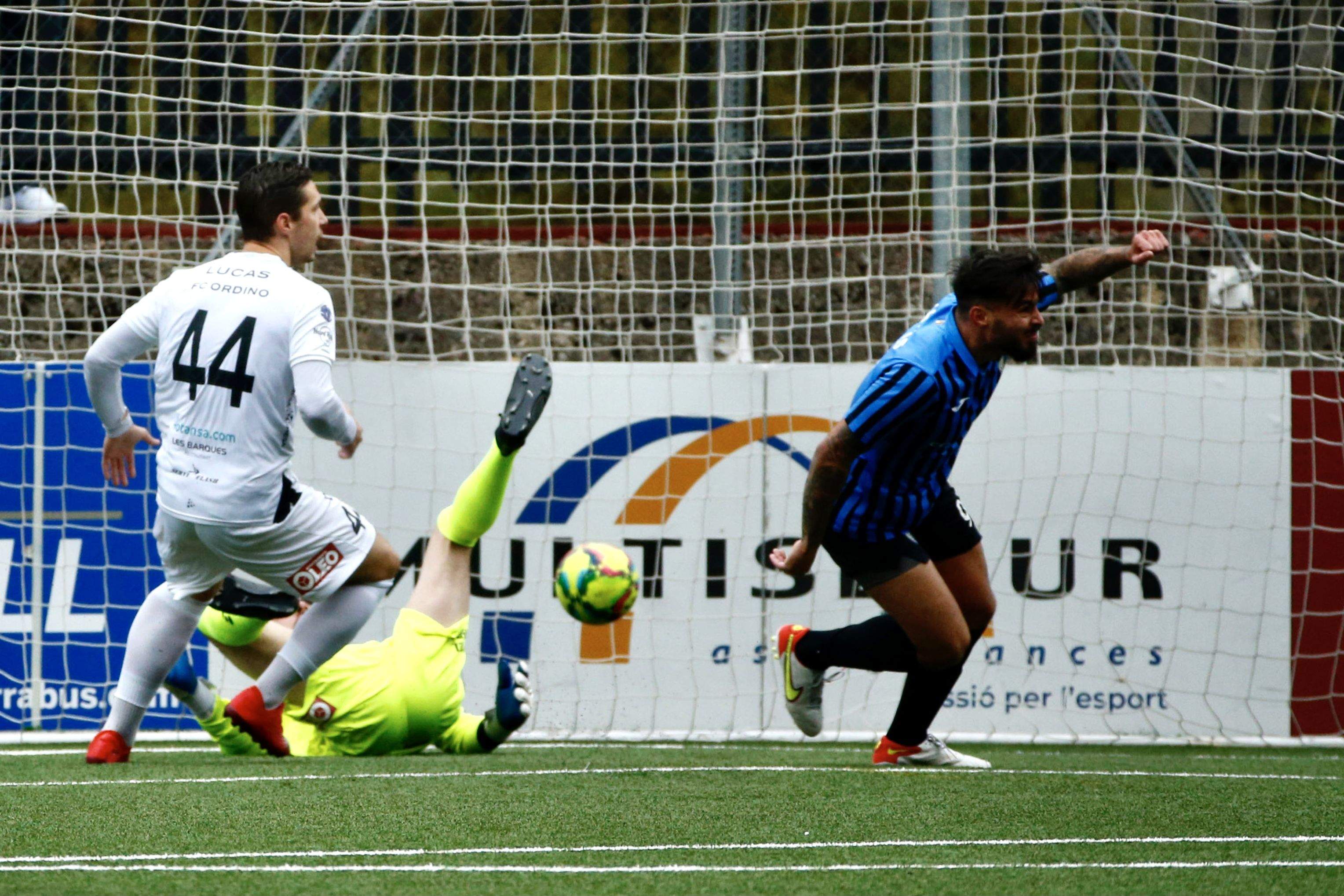 Artigas celebra un dels gols aconseguits davant l'Ordino.
