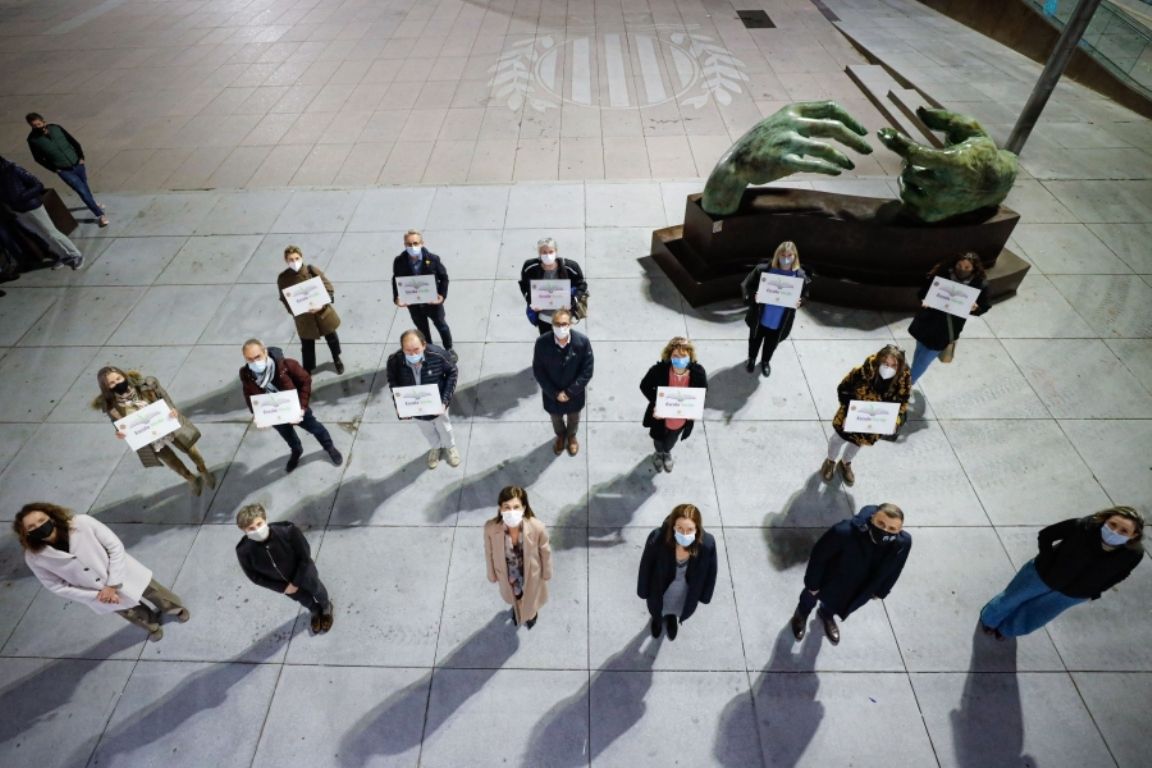 Els premiats aquest dilluns amb autoritats, membres de Govern i representants polítics.