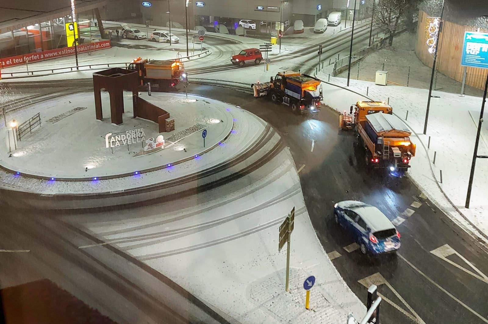 Màquines del COEX treballant a Andorra la Vella.