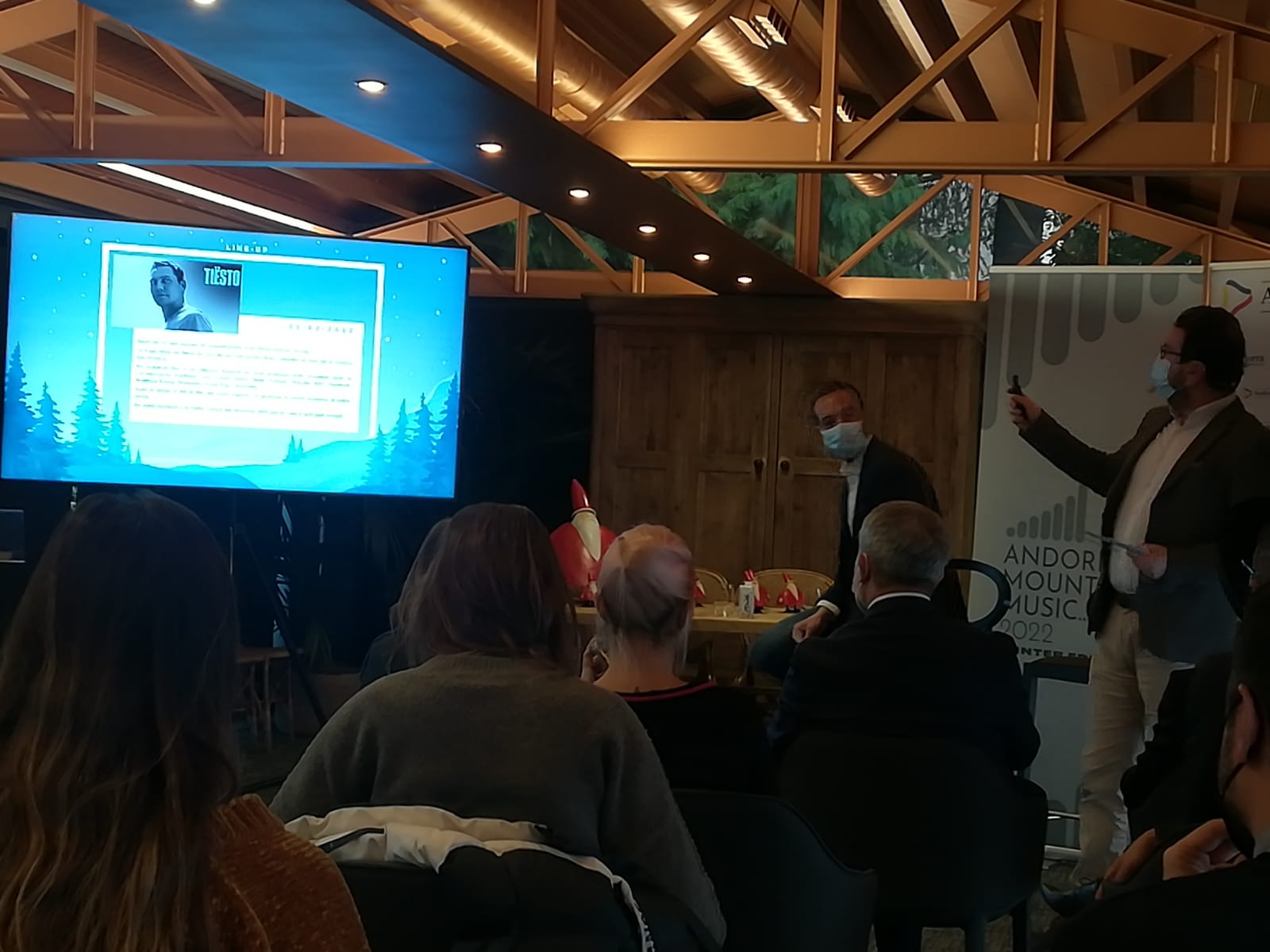 Torres i Budzaku durant la presentació del segon Andorra Mountain Music.