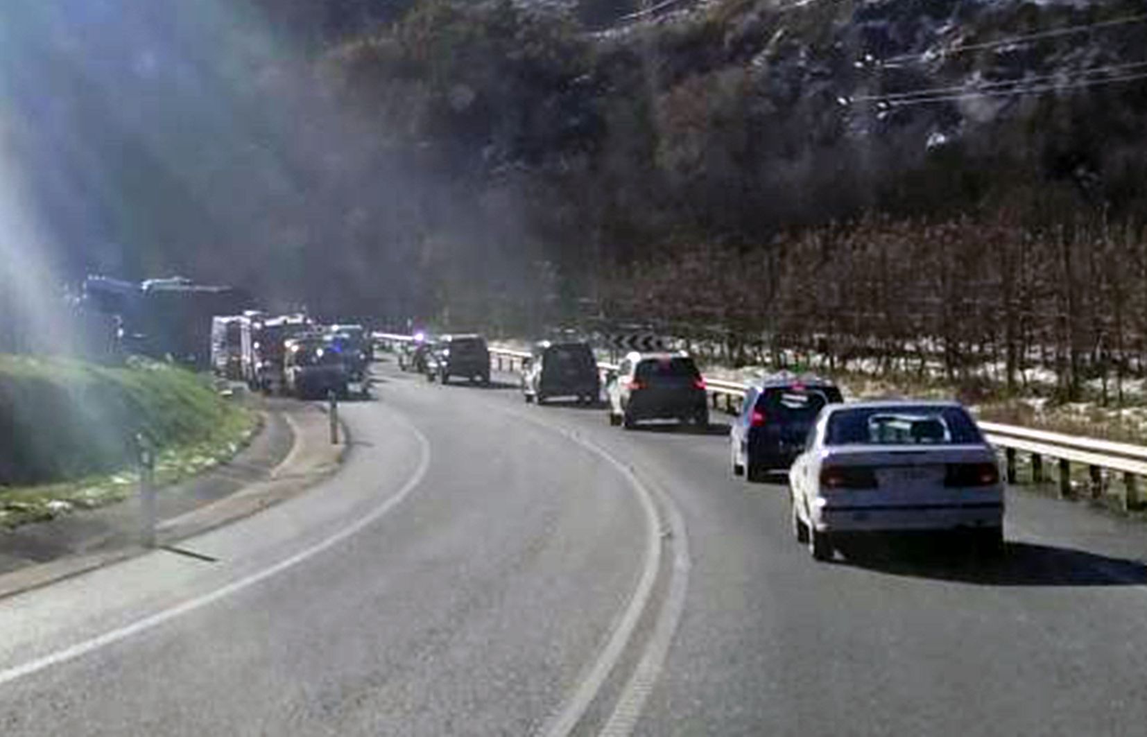 Retencions mentre es fan tasques per retirar el camió.