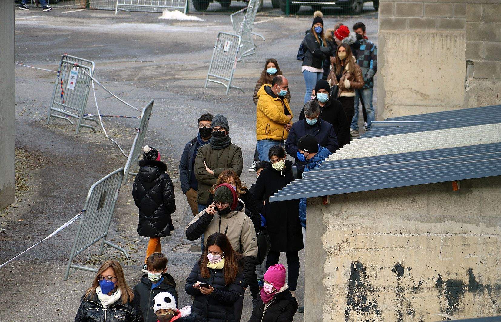 Cua a mig matí per fer-se una prova diagnòstica.