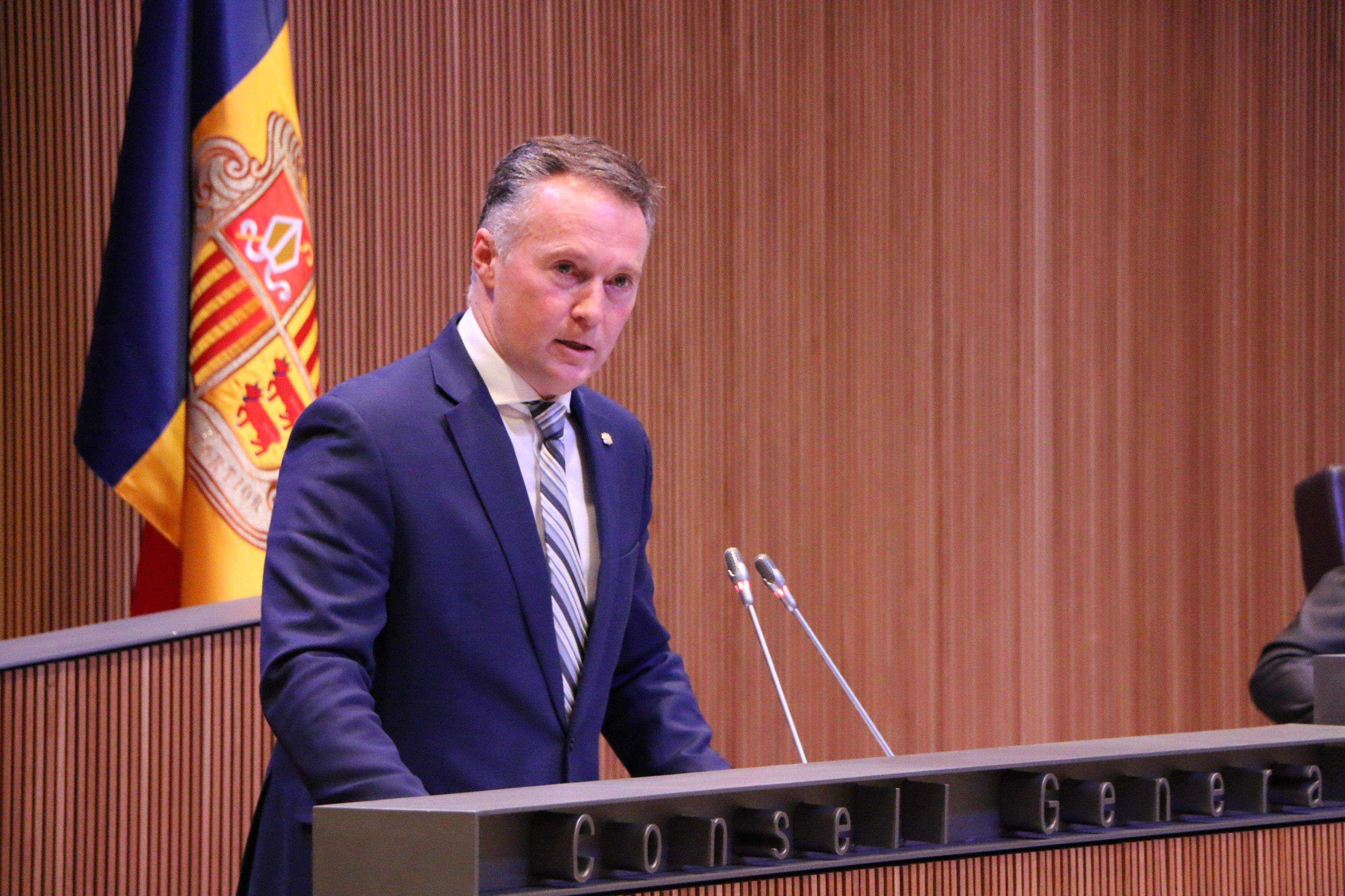 Ferran Costa en una intervenció des del faristol del Consell General.