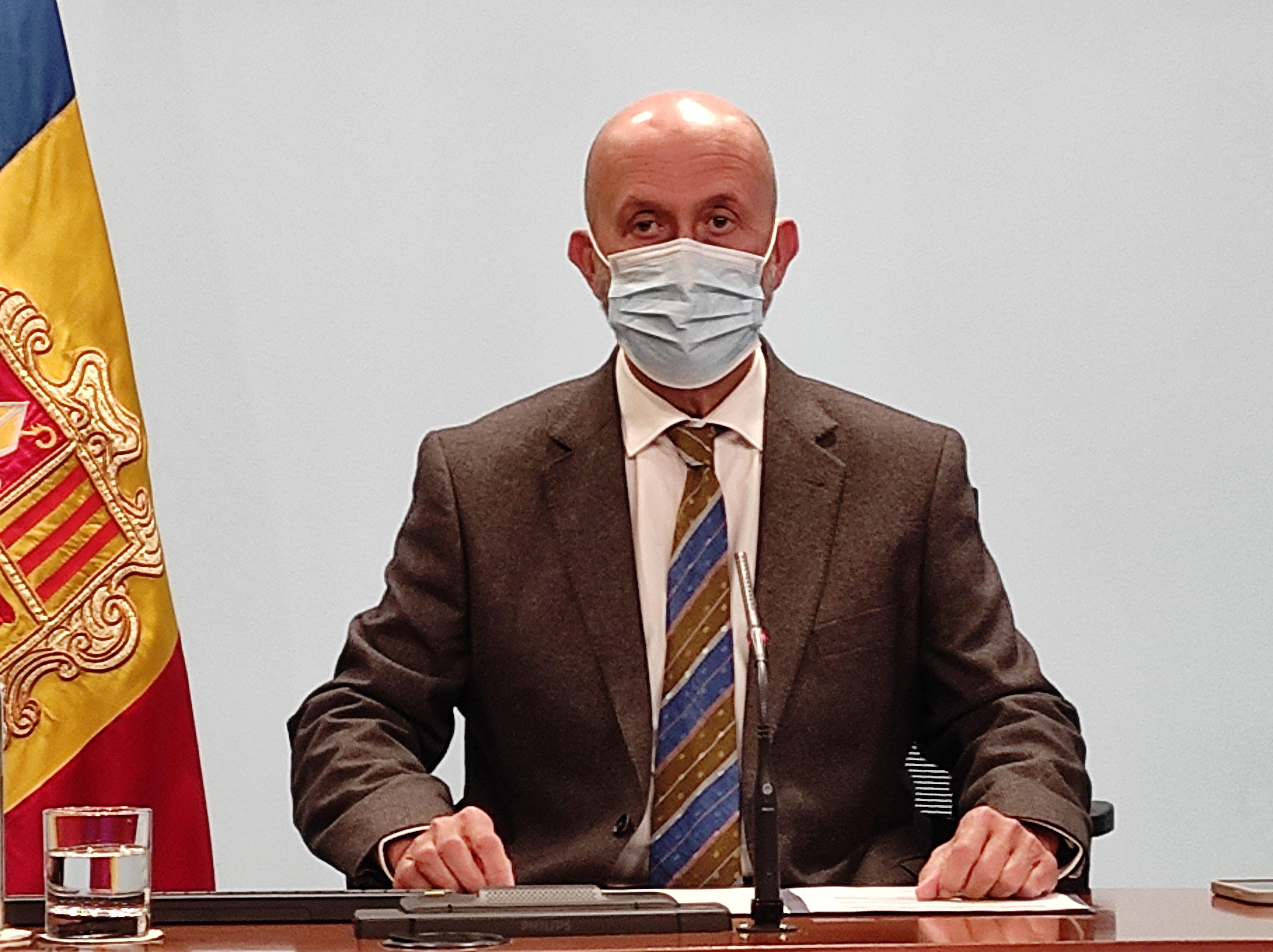 El ministre de Salut, Joan Martínez Benazet  durant la roda de premsa.