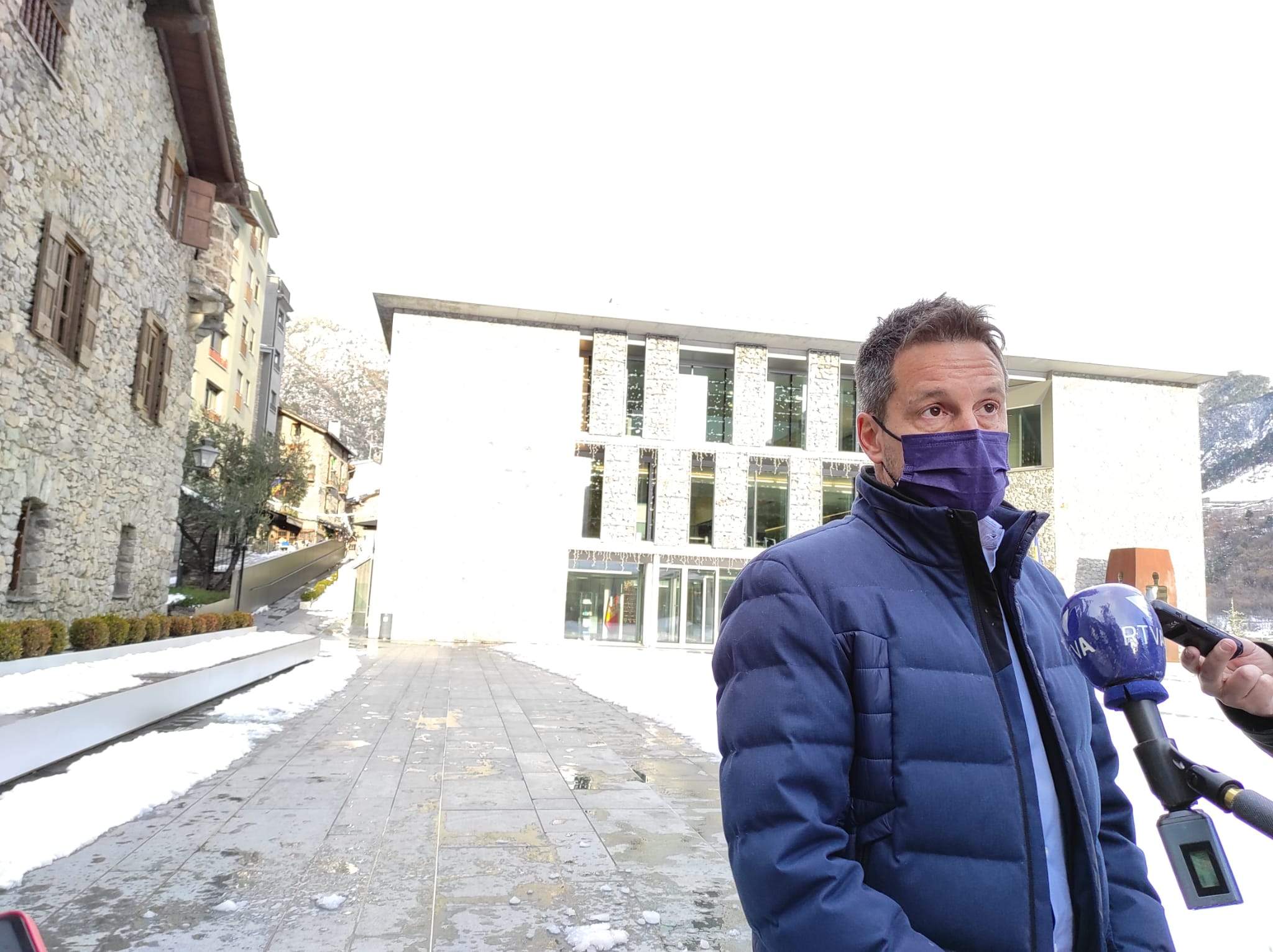 Pere López ha exigit responsabilitats a Govern des de la plaça del Consell General.