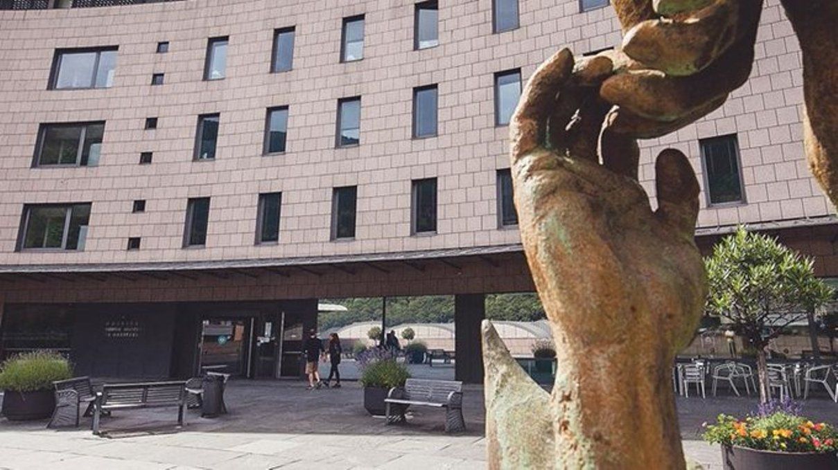 Façana de l'hospital Nostra Senyora de Meritxell.