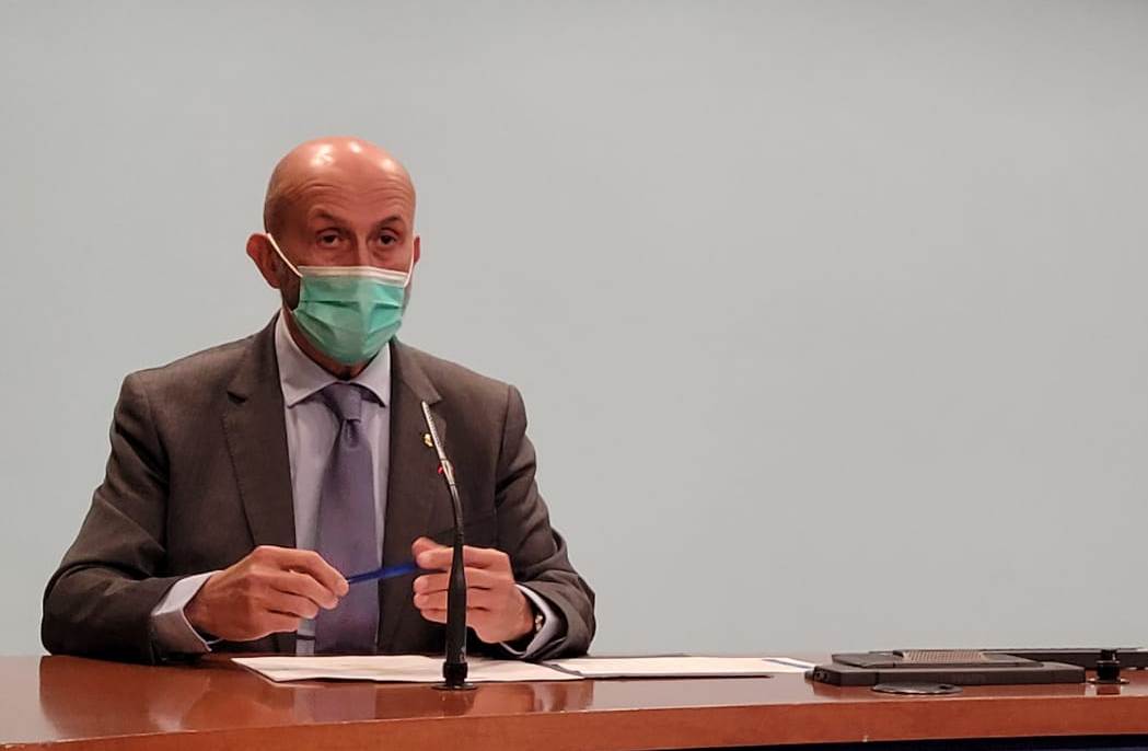 El ministre de Salut, Joan Martínez Benazet  durant la roda de premsa d'aquest dijous.