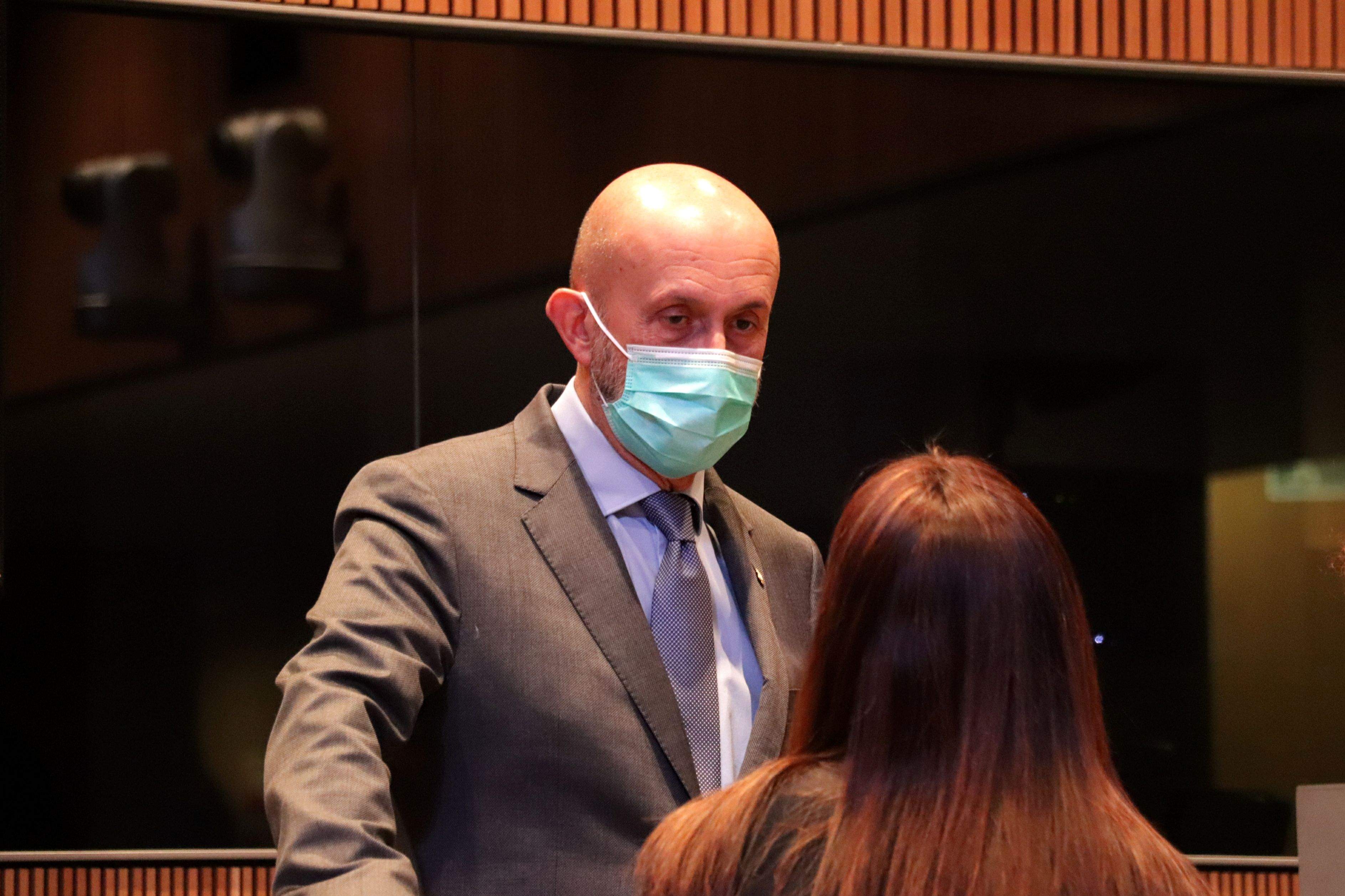 El ministre de Salut, Joan Martínez Benazet, en seu parlamentària aquesta tarda.