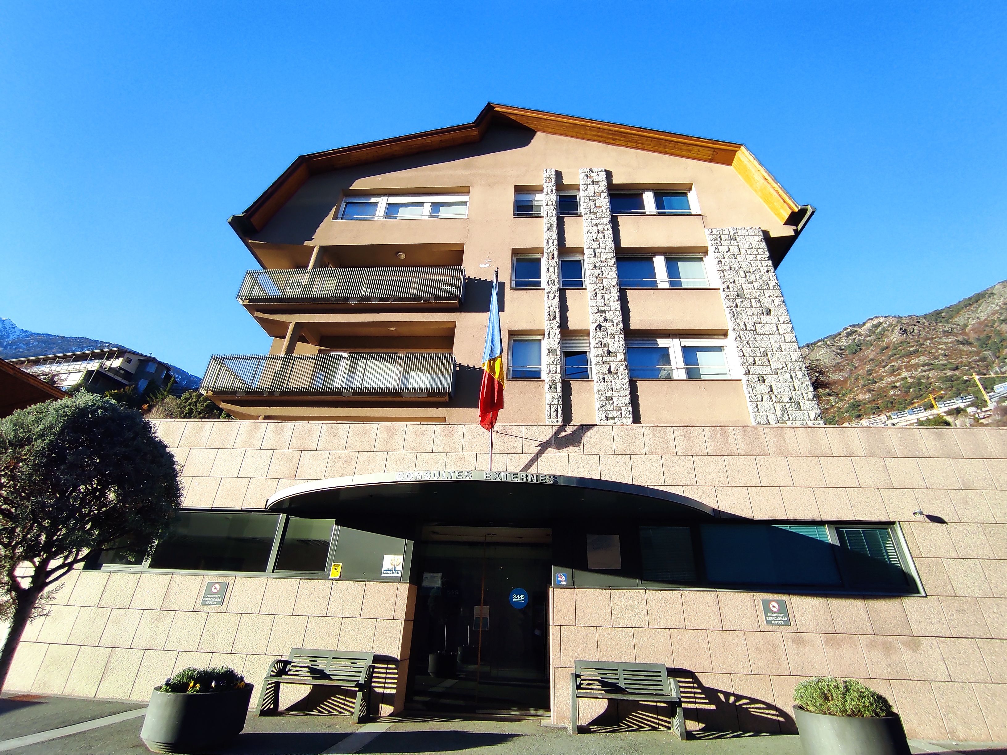 Accés a consultes externes.