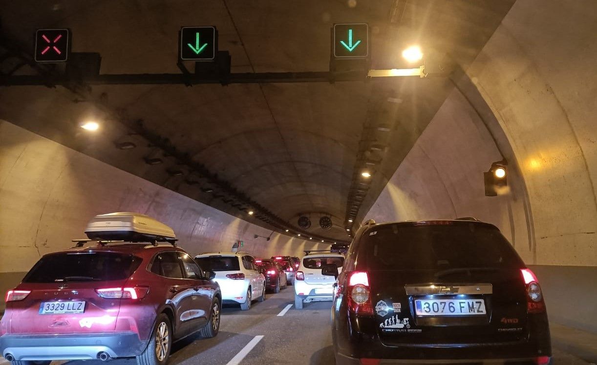 Retencions a l'interior del túnel de la Tàpia.