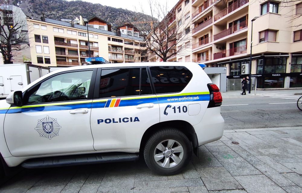 Control policial a Prat de la Creu.