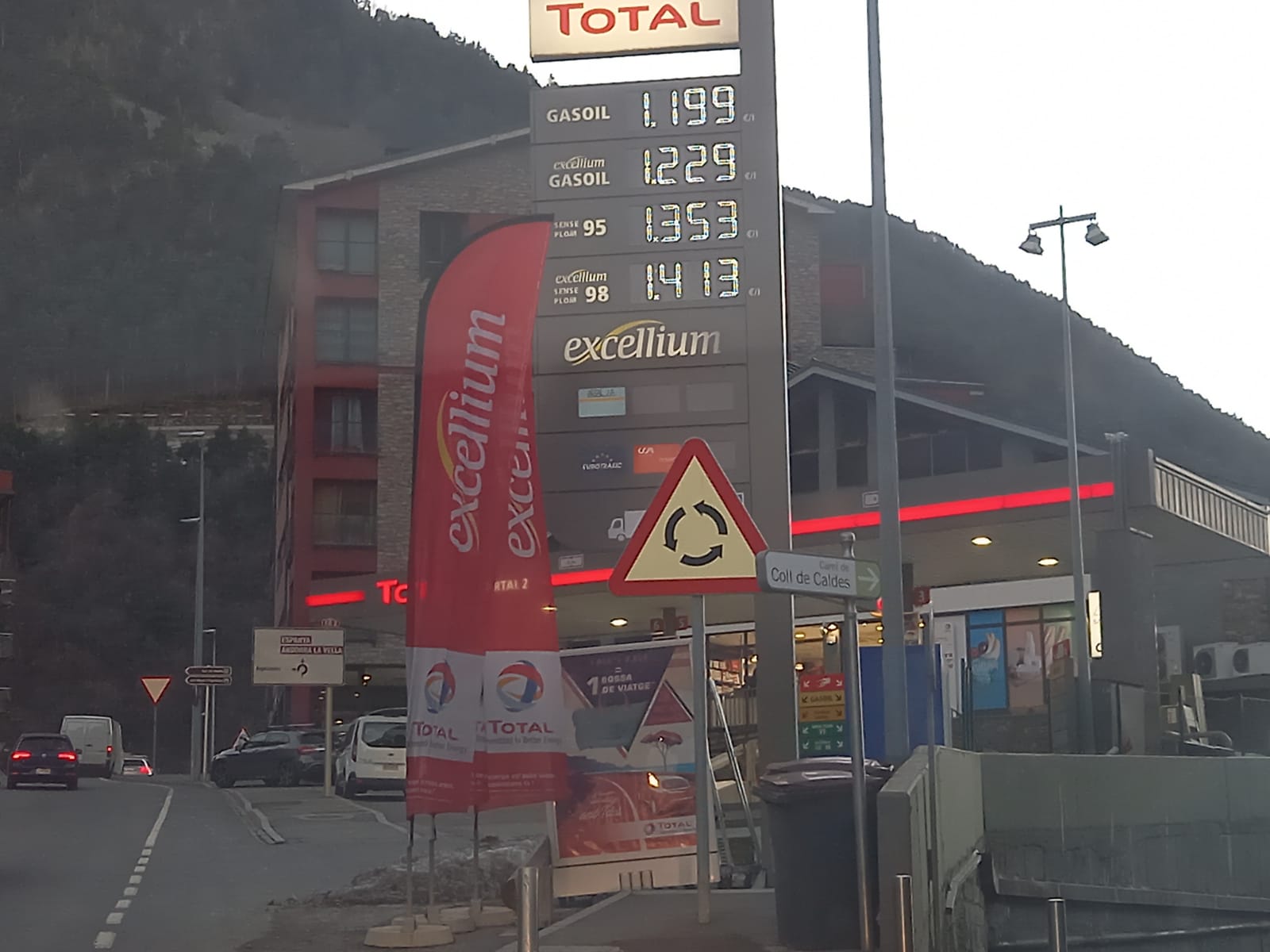 Preus de carburants a una benzinera del país ara fa uns dies.
