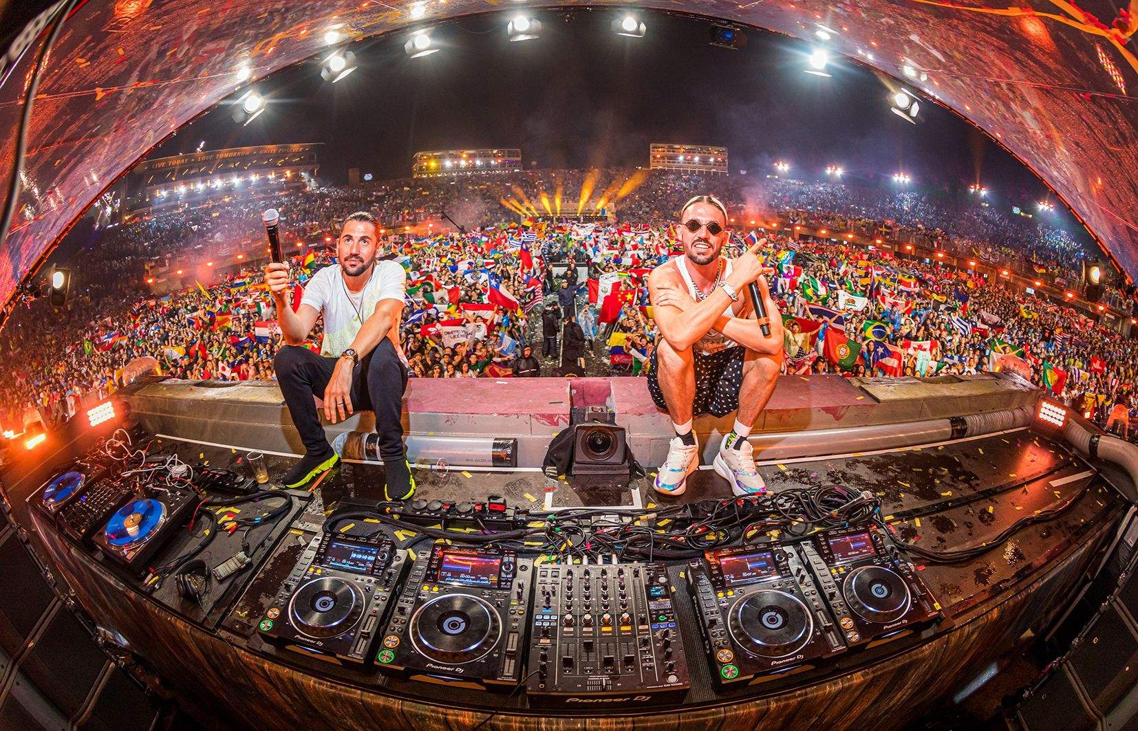 Dimitri Vegas & Like Mike s'incorporen al cartell.