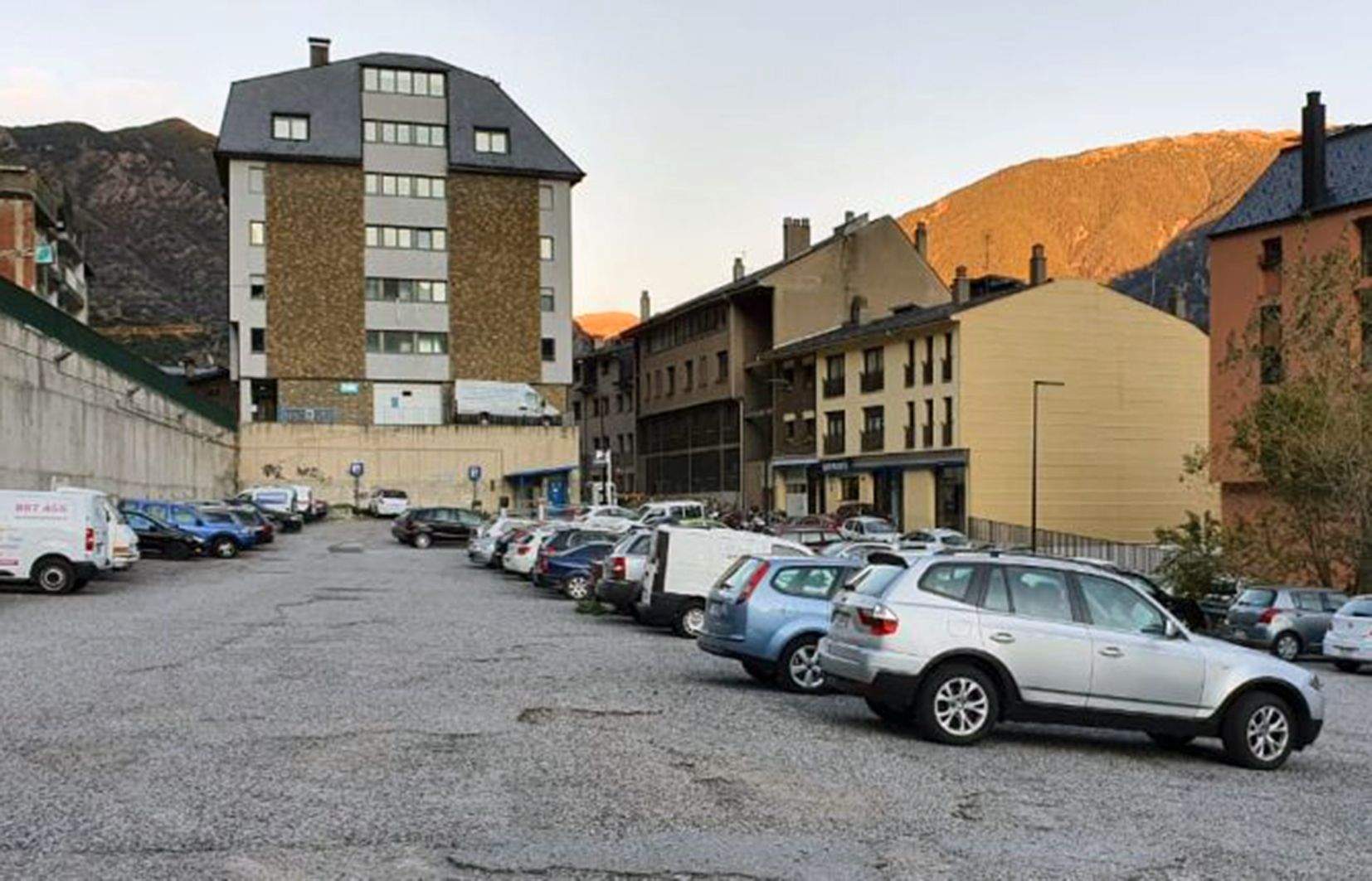 Una imatge de l'espai d'estacionament entre Bonavista i Gil Torres.