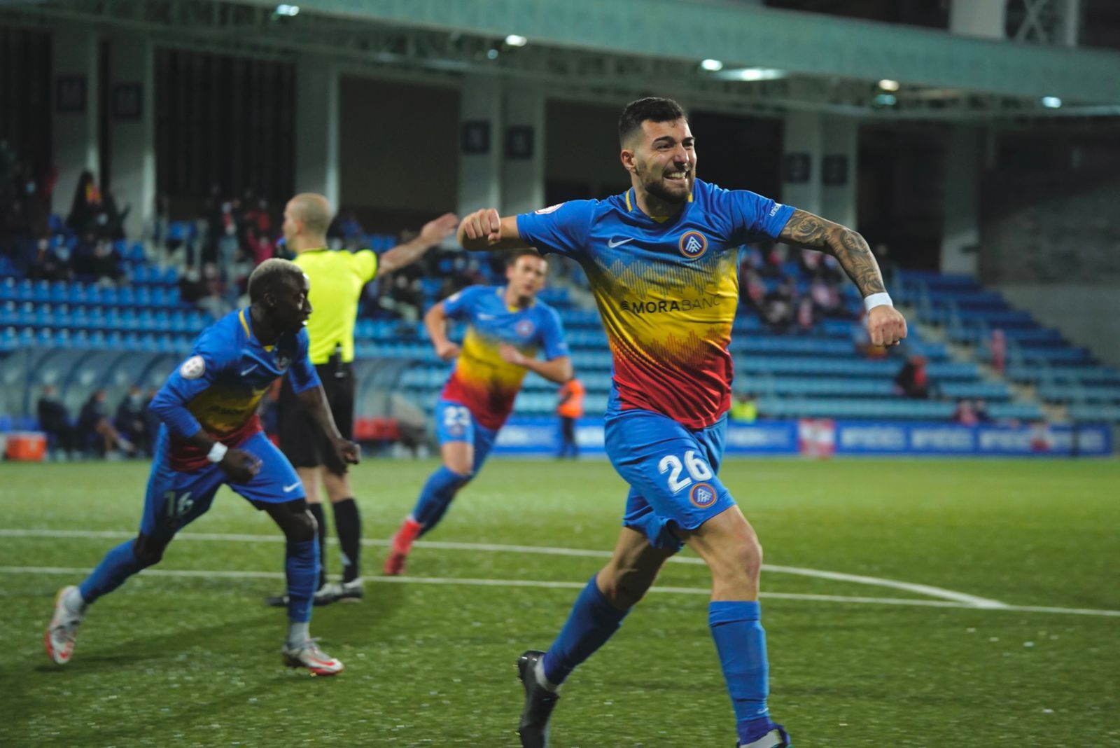 Álex Pastor celebra el gol aconseguit davant l'Algeciras.