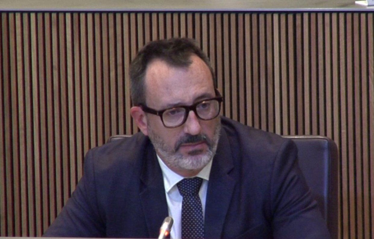 El ministre de Territori i Habitatge, Víctor Filloy en una sessió de Consell General.