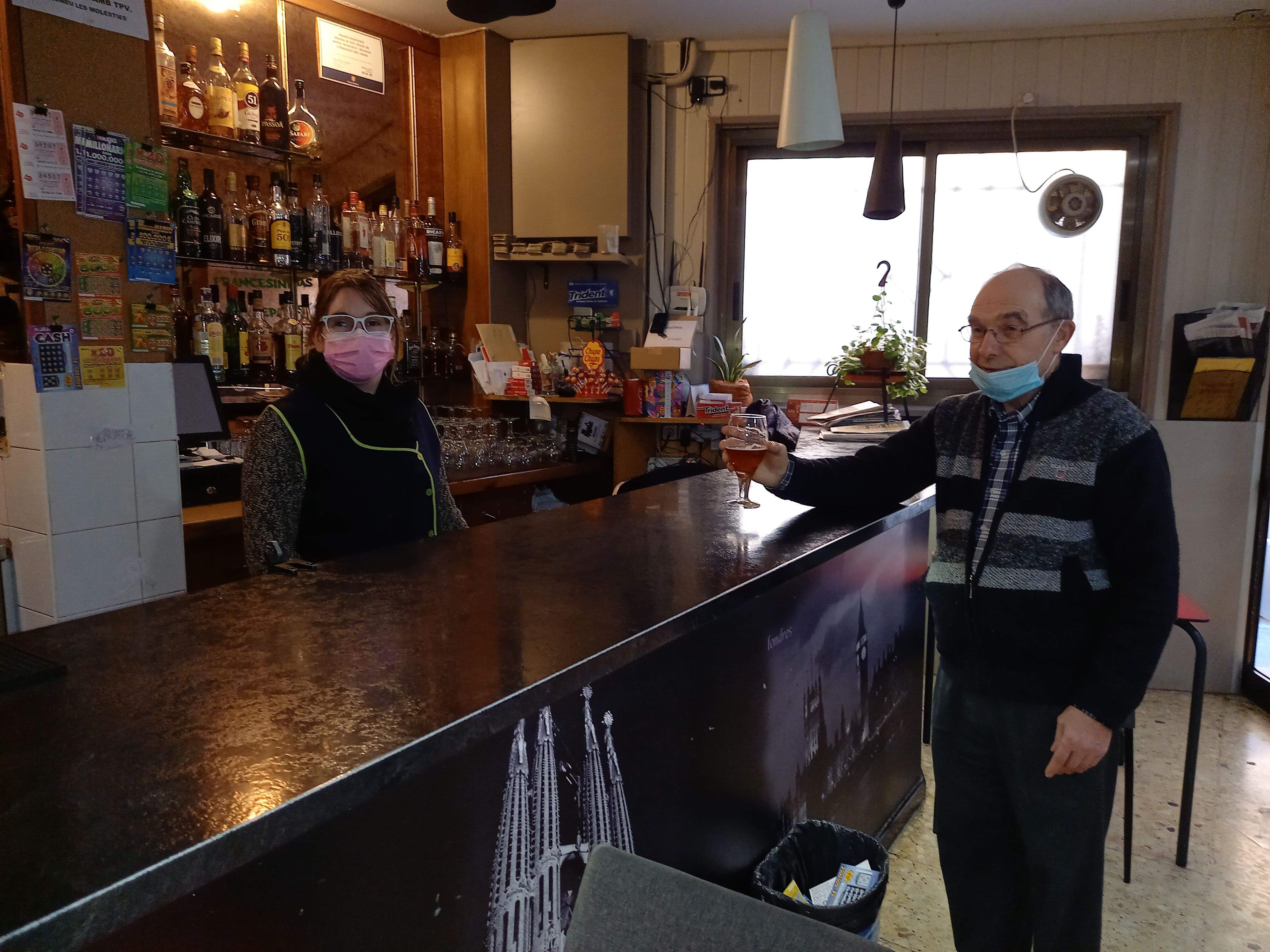 El bar Valipas d'Encamp i molts altres han pogut servir cerveses a la barra per primer cop en gairebé dos anys.