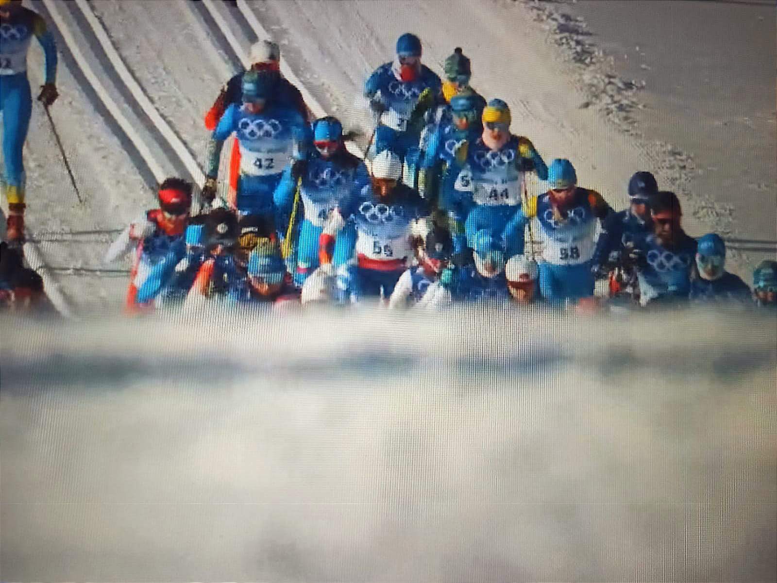 Carola Vila, amb el dorsal 55, al centre del pelotó.