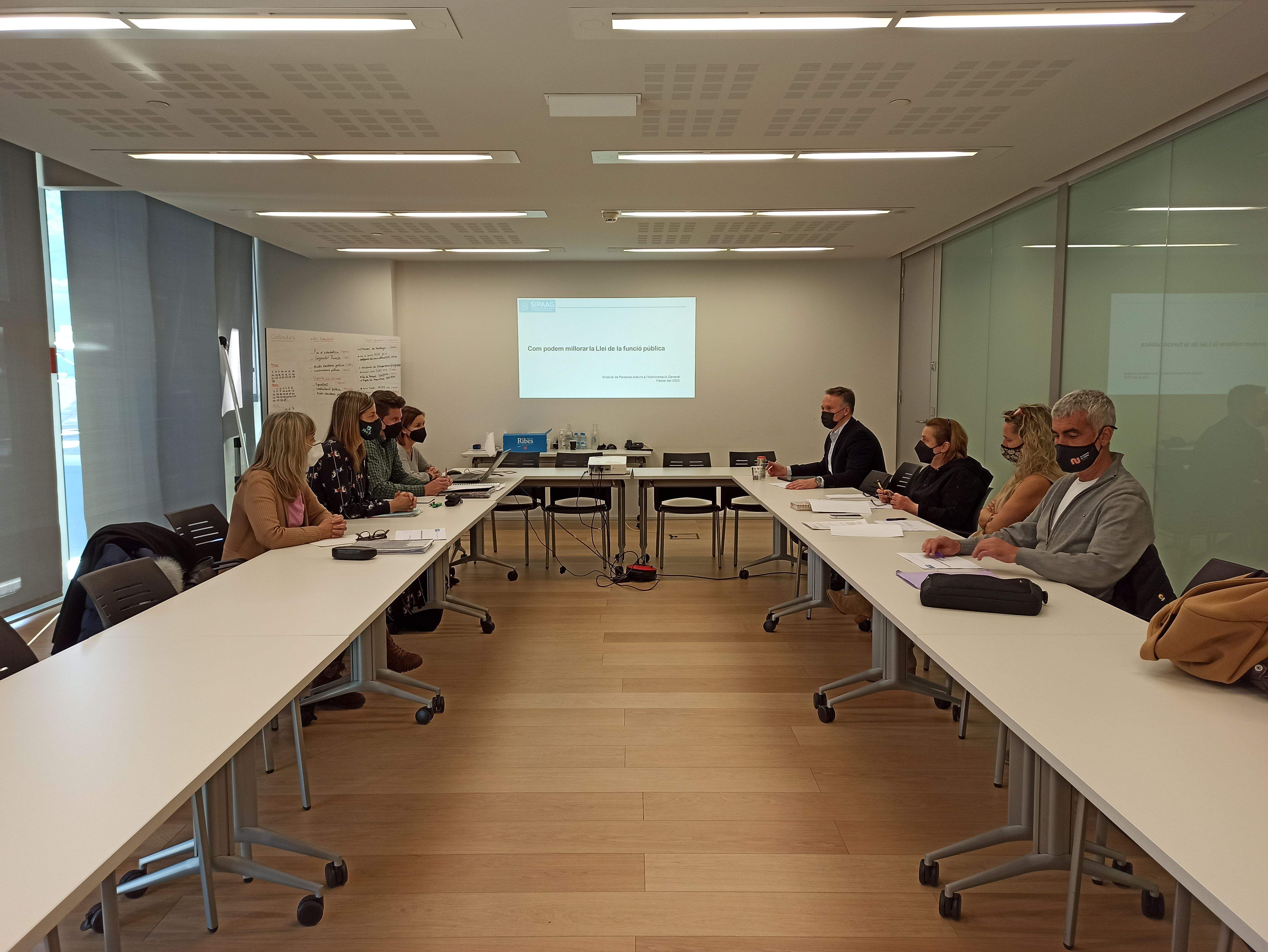 Reunió entre representants del Sipaag i consellers liberals.