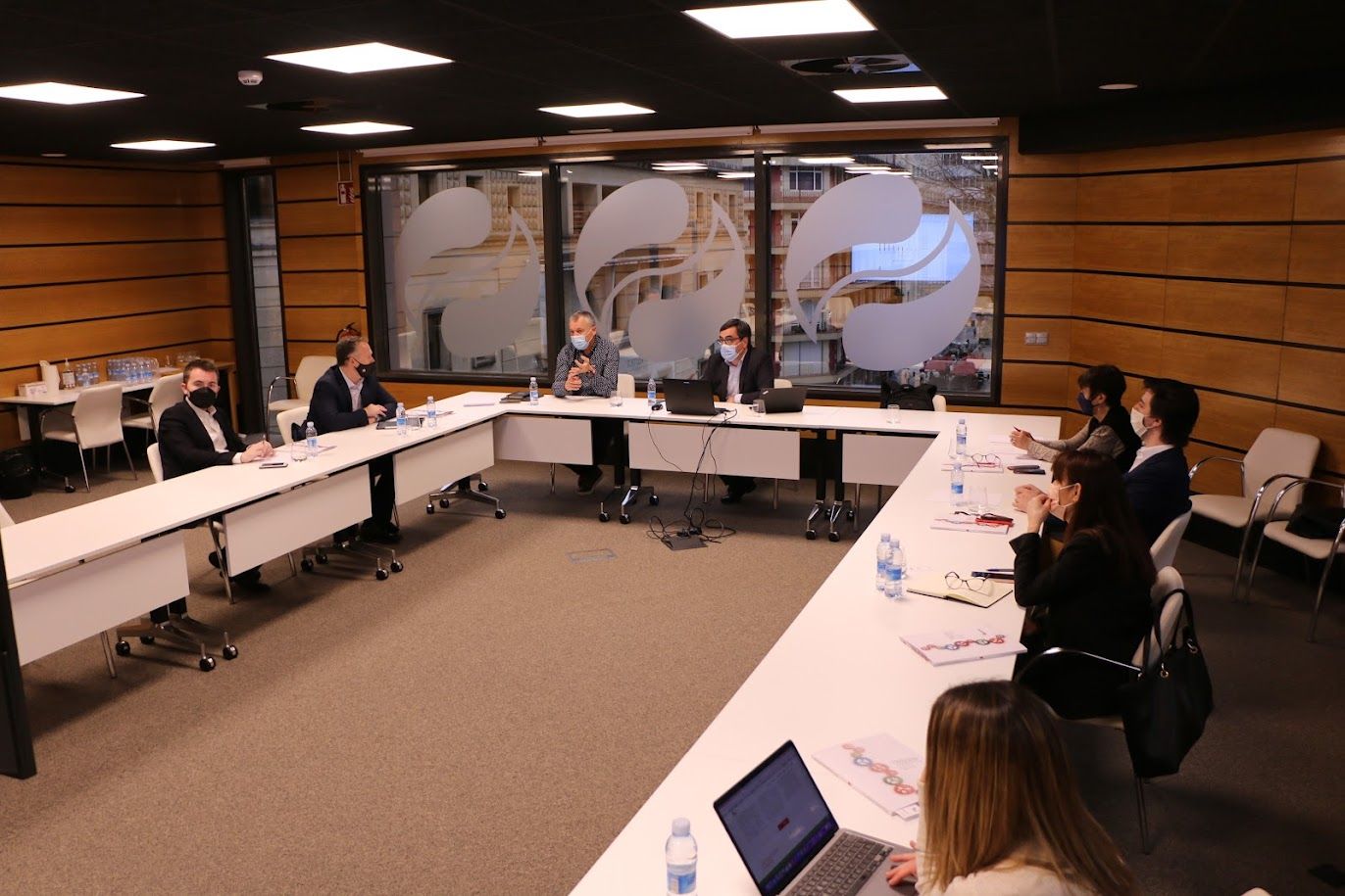 Un instant de la reunió de treball a tres bandes entre DA, Liberals i el PNB.