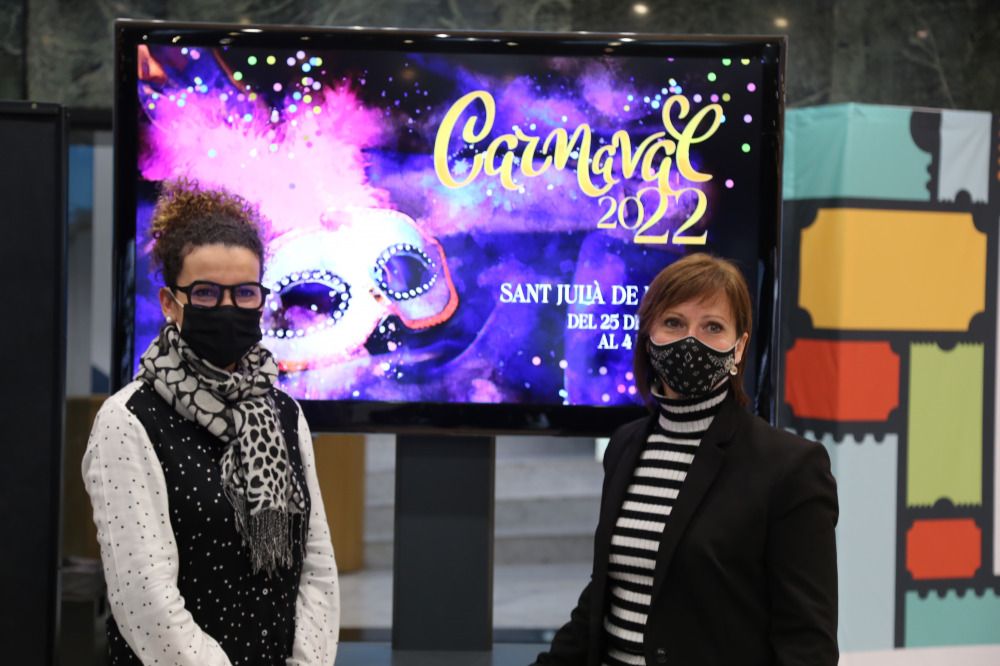 La cap de Cultura, Laura Rogé i la cònsol menor de Sant Julià de Lòrua, Mireia Codina després de la roda de premsa.