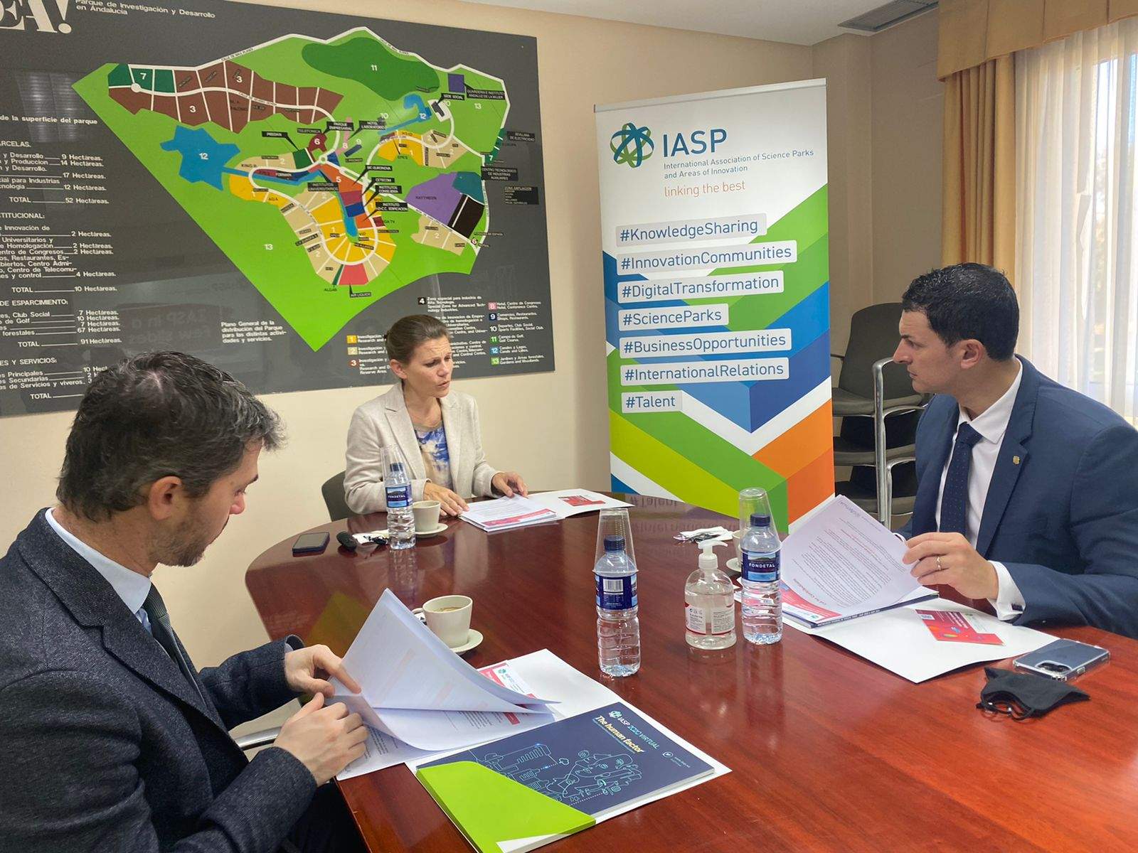 Reunió entre el ministre, Marc Pons i Ebba Lund per a la inclusió d'Andorra a l'IASP.