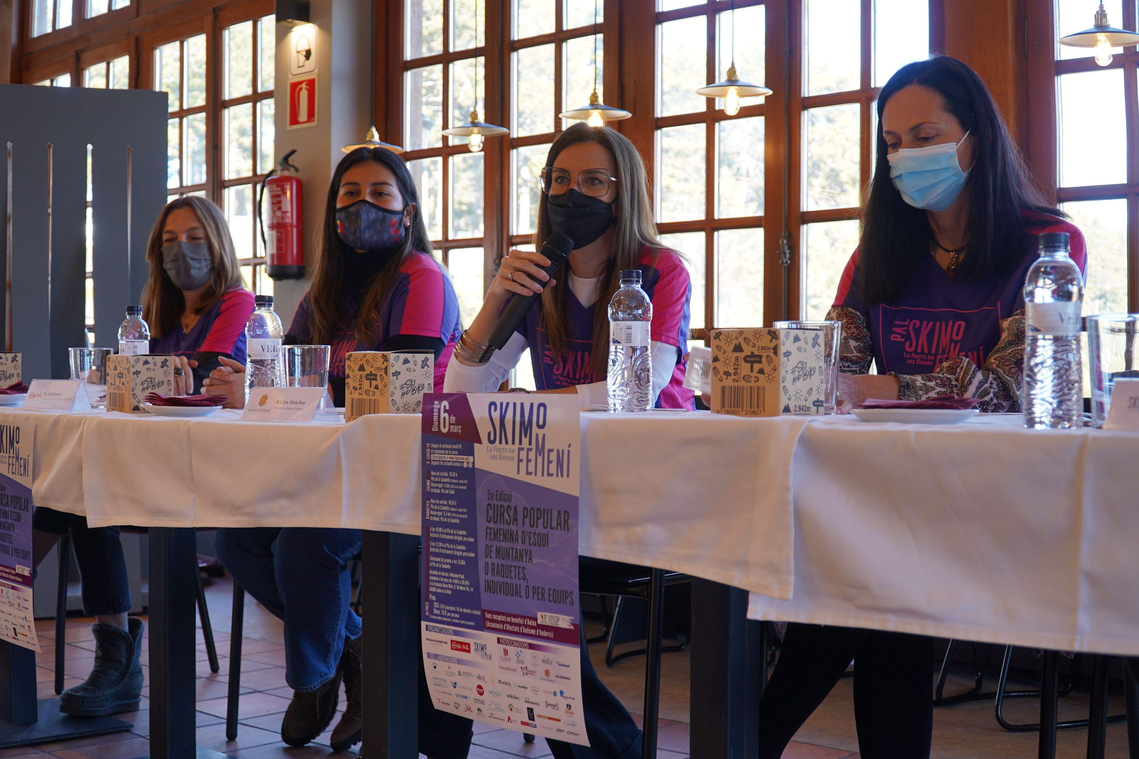 Un moment de la roda de premsa de presentació.