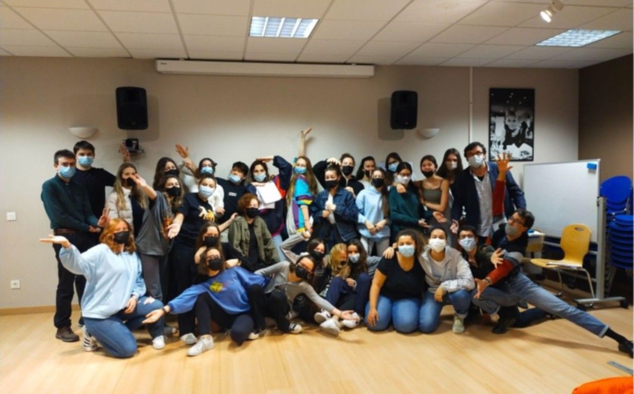 Els alumnes del Lycée i del Conservatori amb els seus professors.