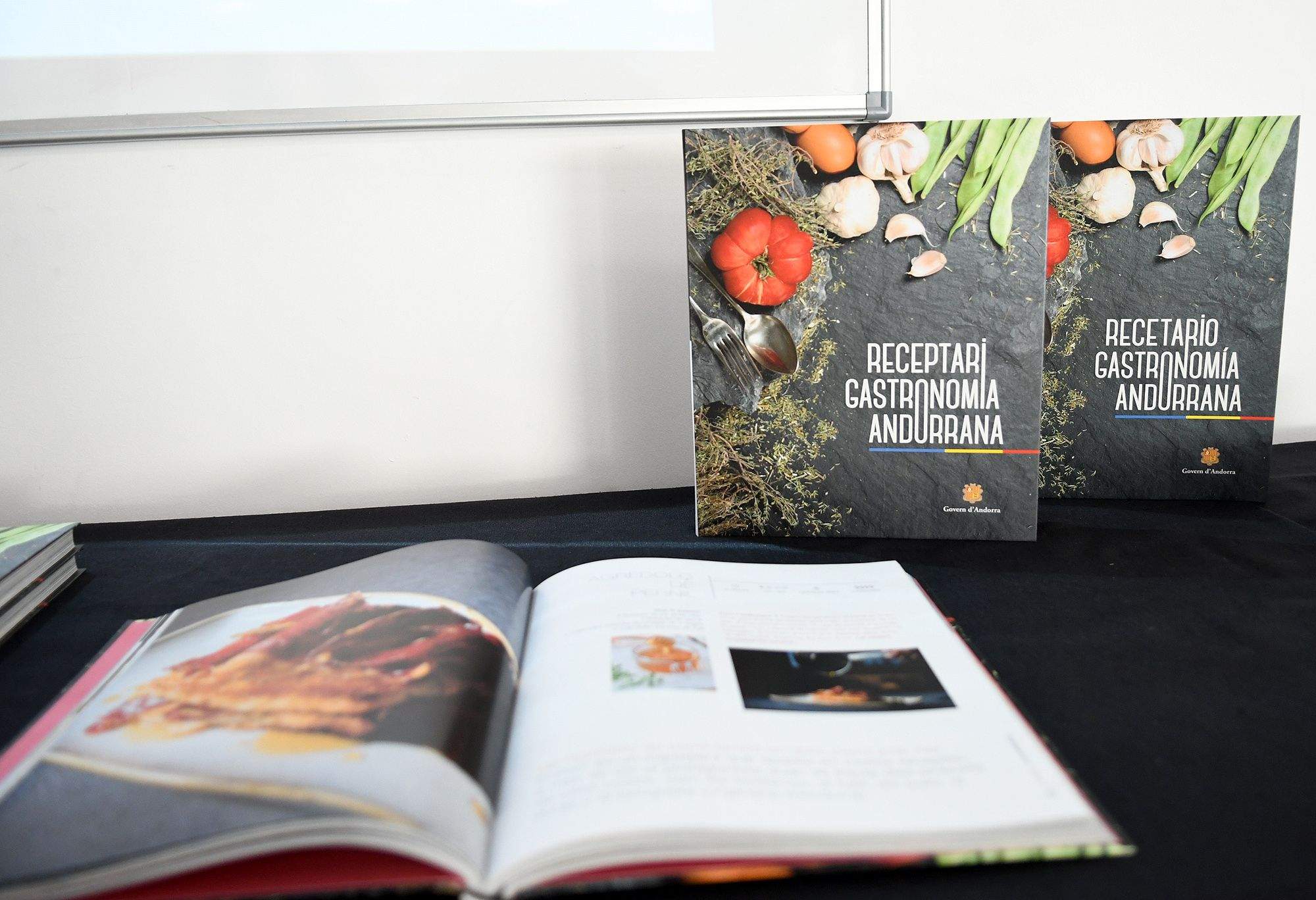 El llibre que inclou les receptes de cuina tradicional.