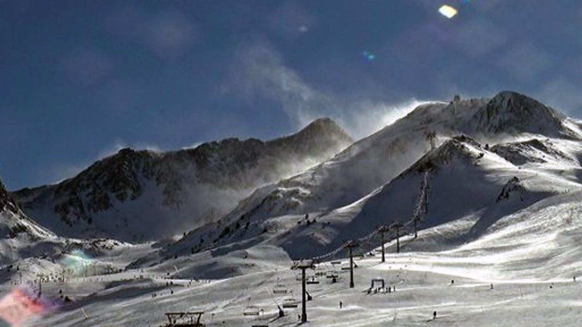 La ventada es deixa notar a les crestes.