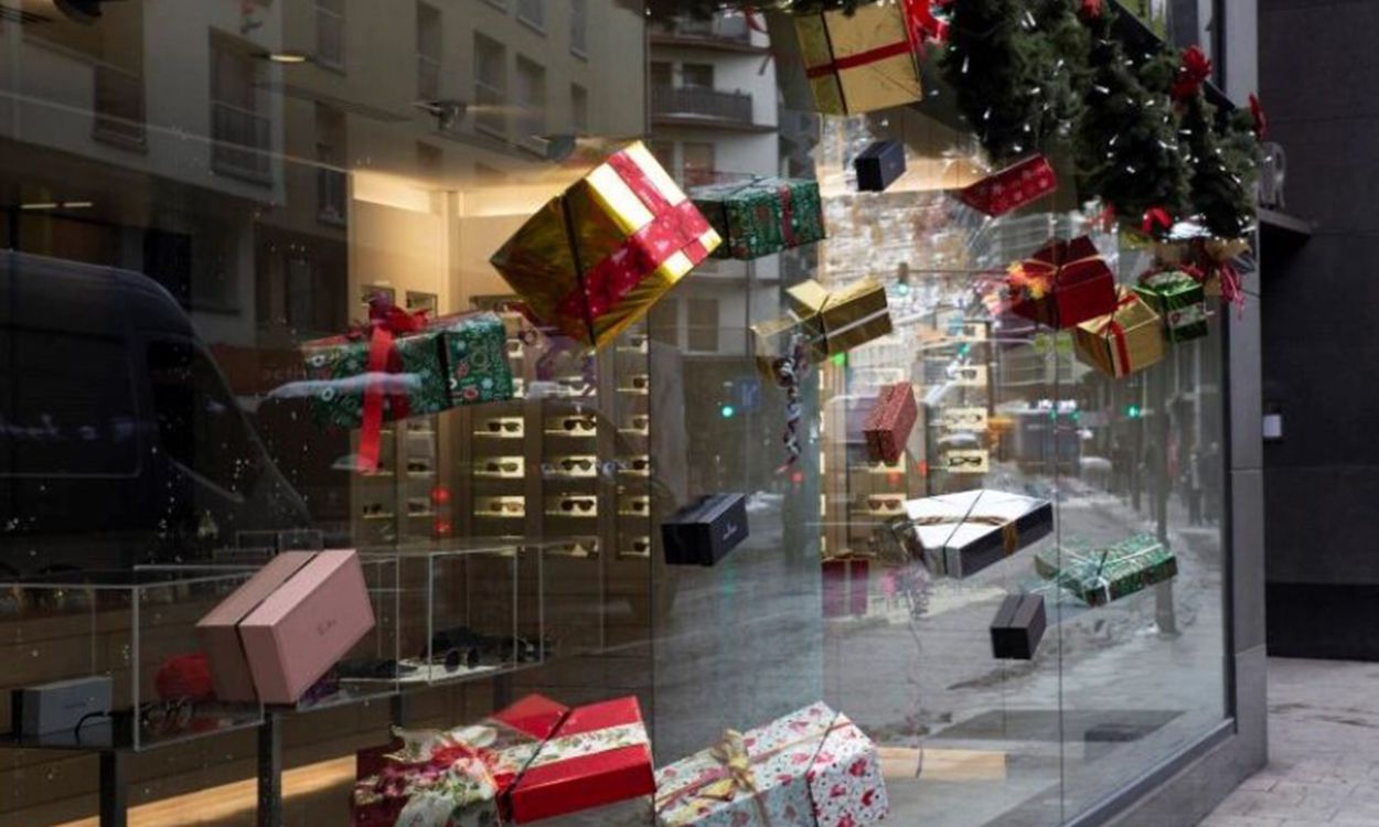 L'aparador d'Opti k, guanyador del concurs de la Cambra.