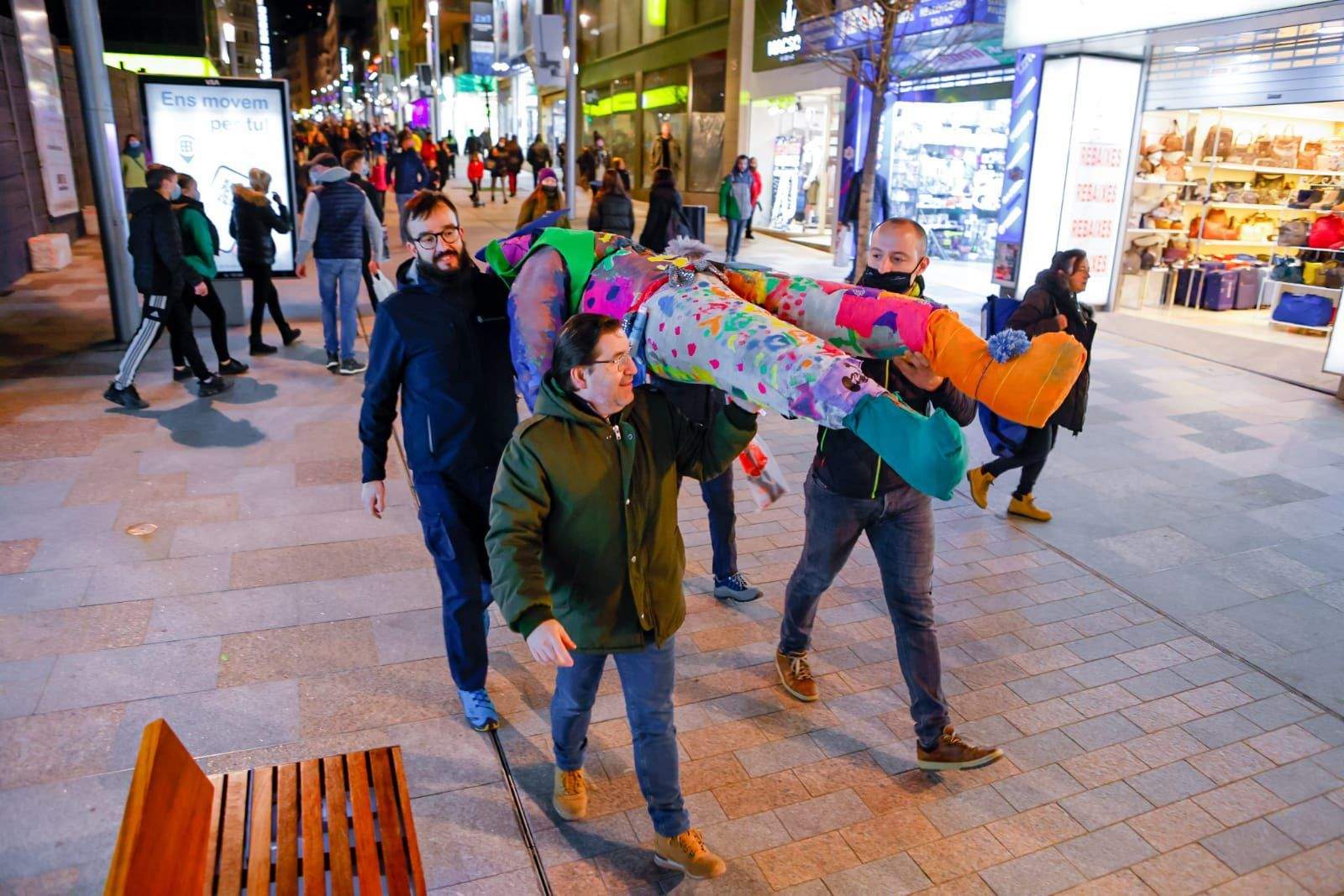 Traslladant el rei Carnestoltes cap a la penjada.