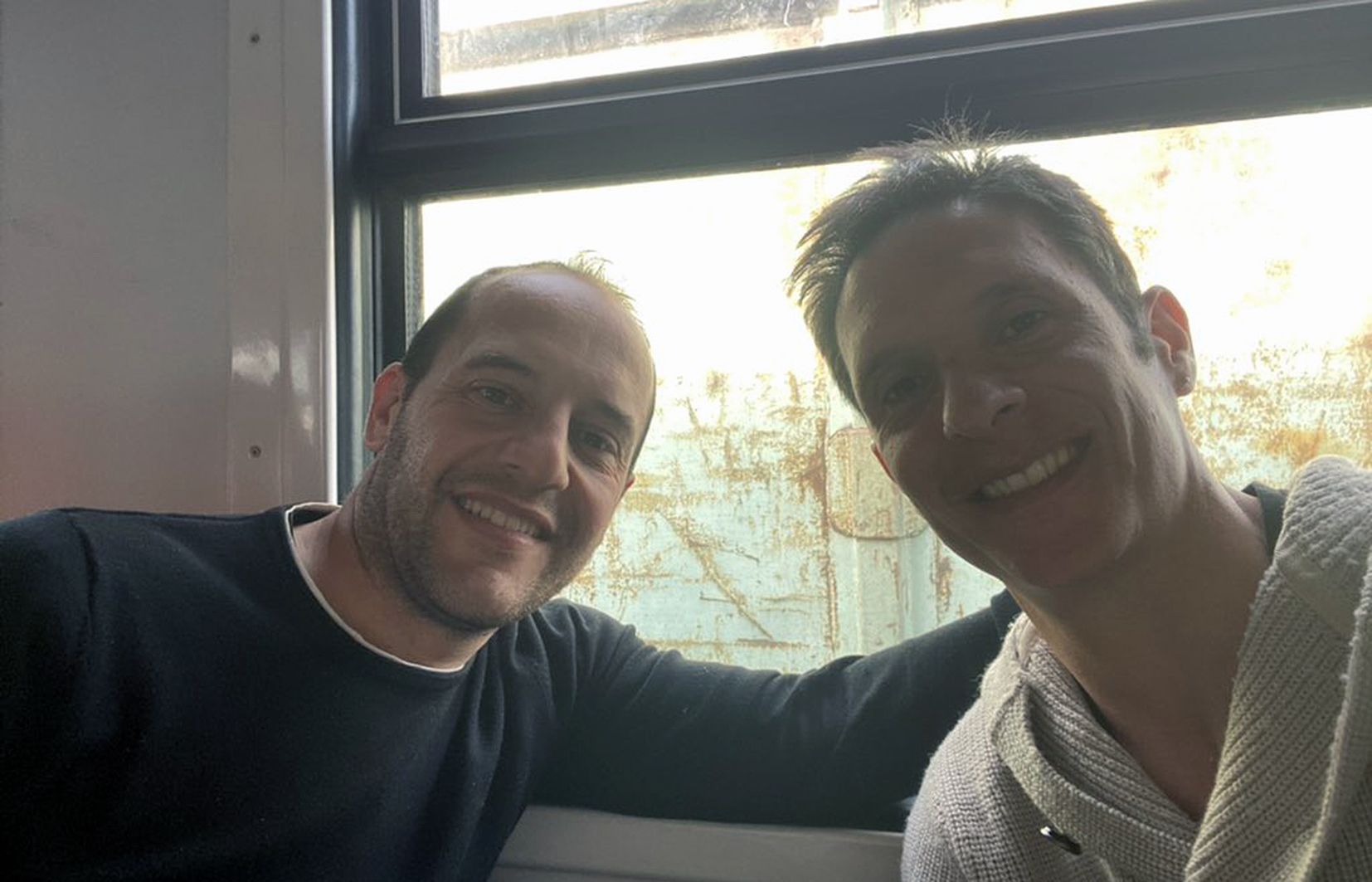 Cortès i Escura al tren.