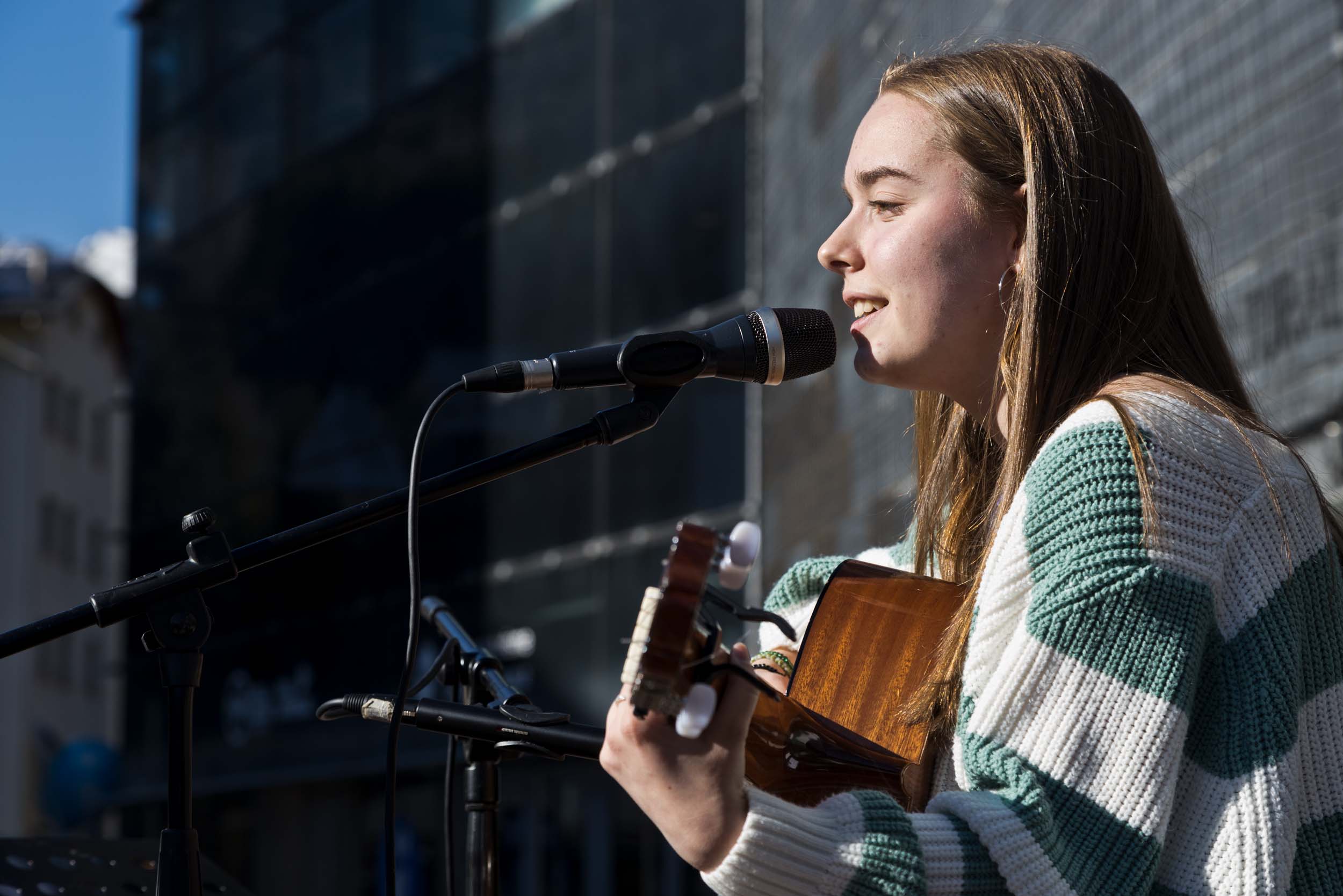 Helena Marsol durant la seva actuació a les Fontetes.