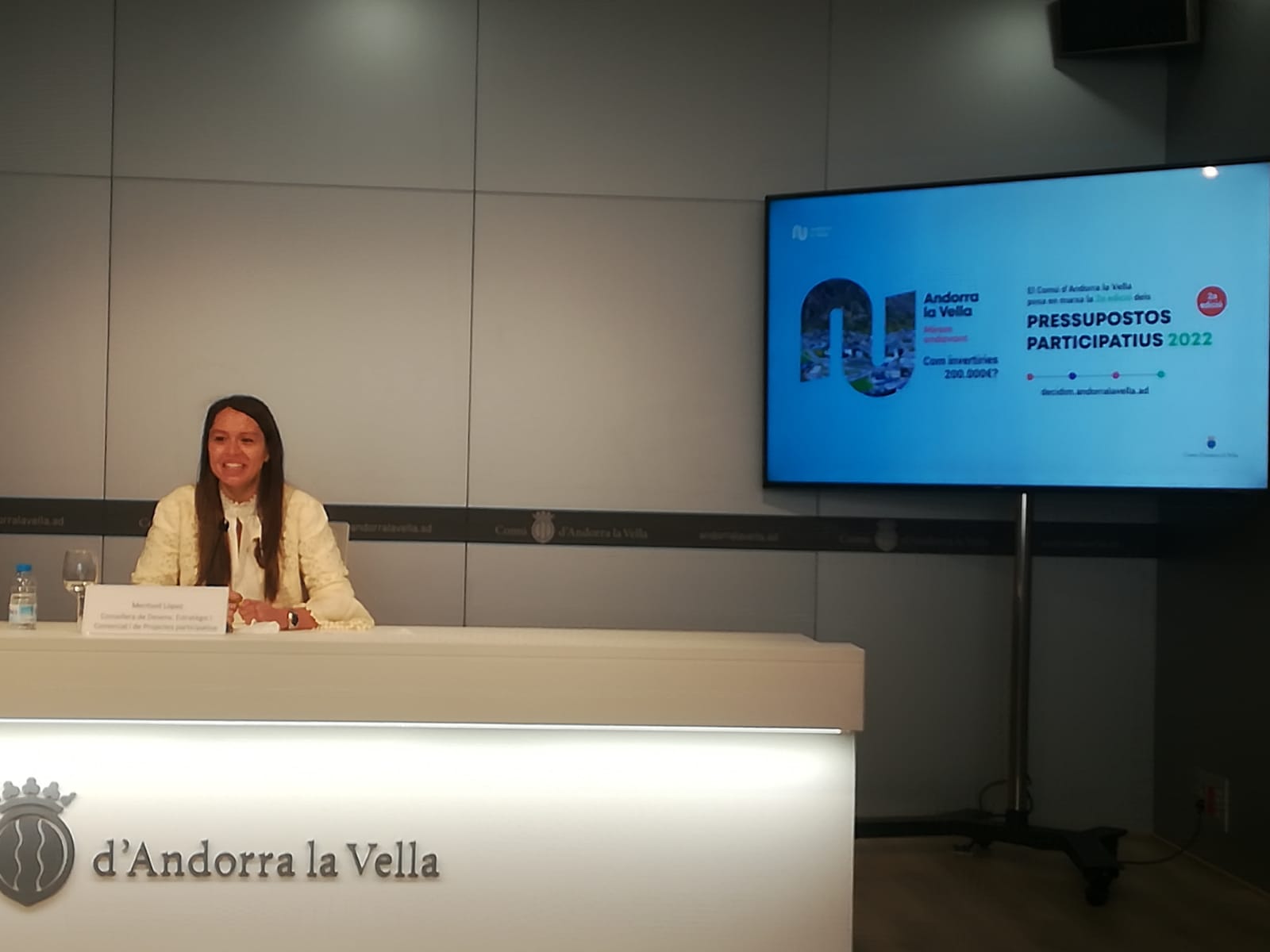 La consellera comunal, Meritxell López durant la roda de premsa.