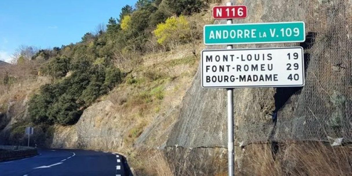 La carretera N 116 en el seu tram més sinuós.