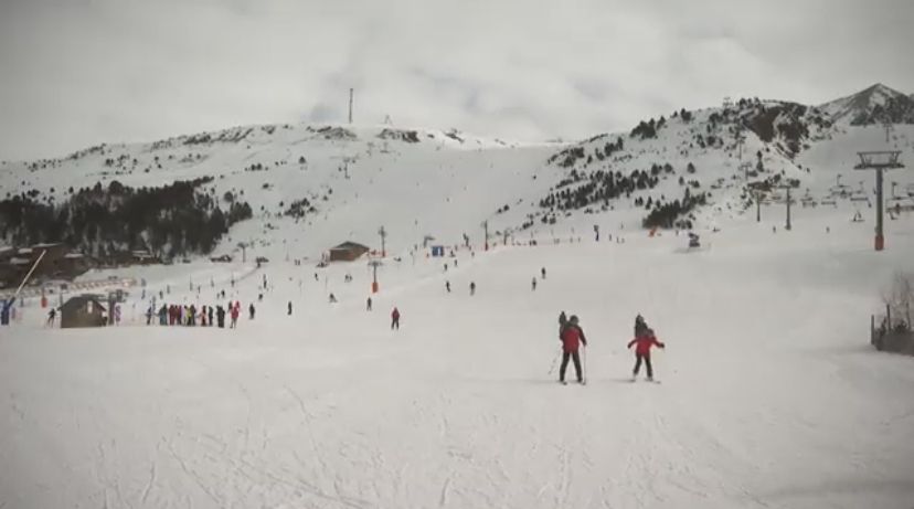 Esquiadors en una de les estacions del Principat.