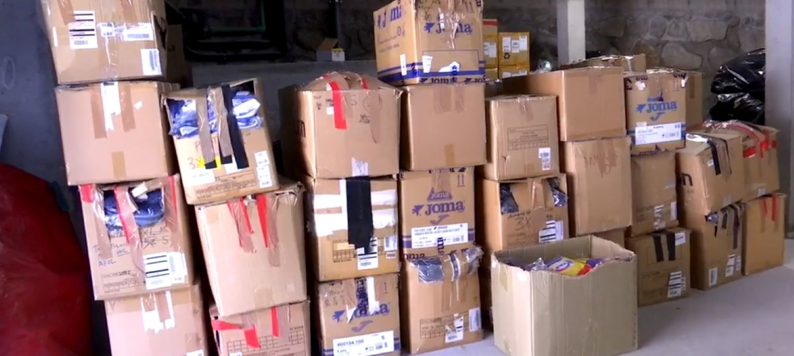 La FAF ha aportat el seu granet de sorra a la situació d'Ucraïna amb una donació de roba