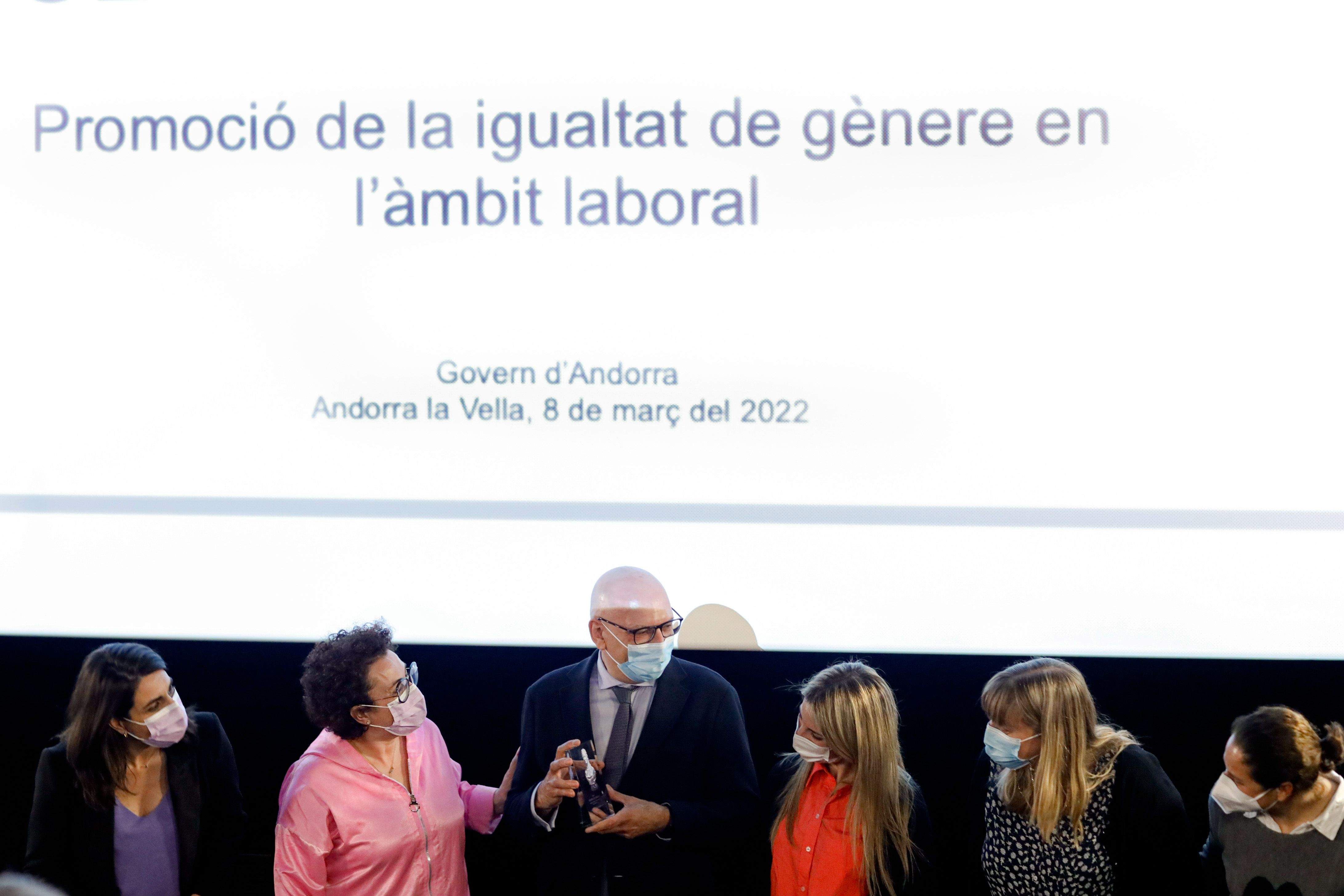 Entrega del guardó Olympe de Gouges a l'UdA.